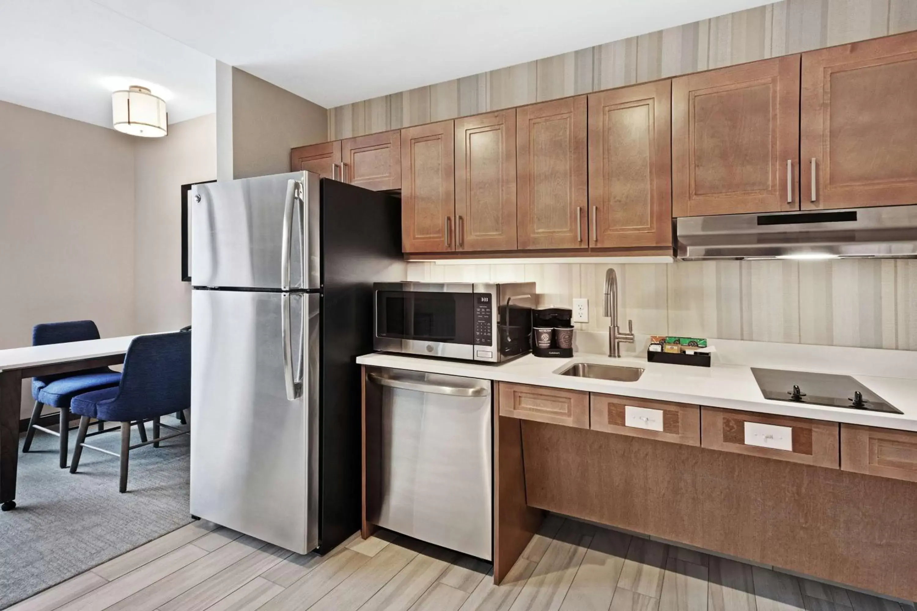 Kitchen or kitchenette, Kitchen/Kitchenette in Homewood Suites By Hilton Providence