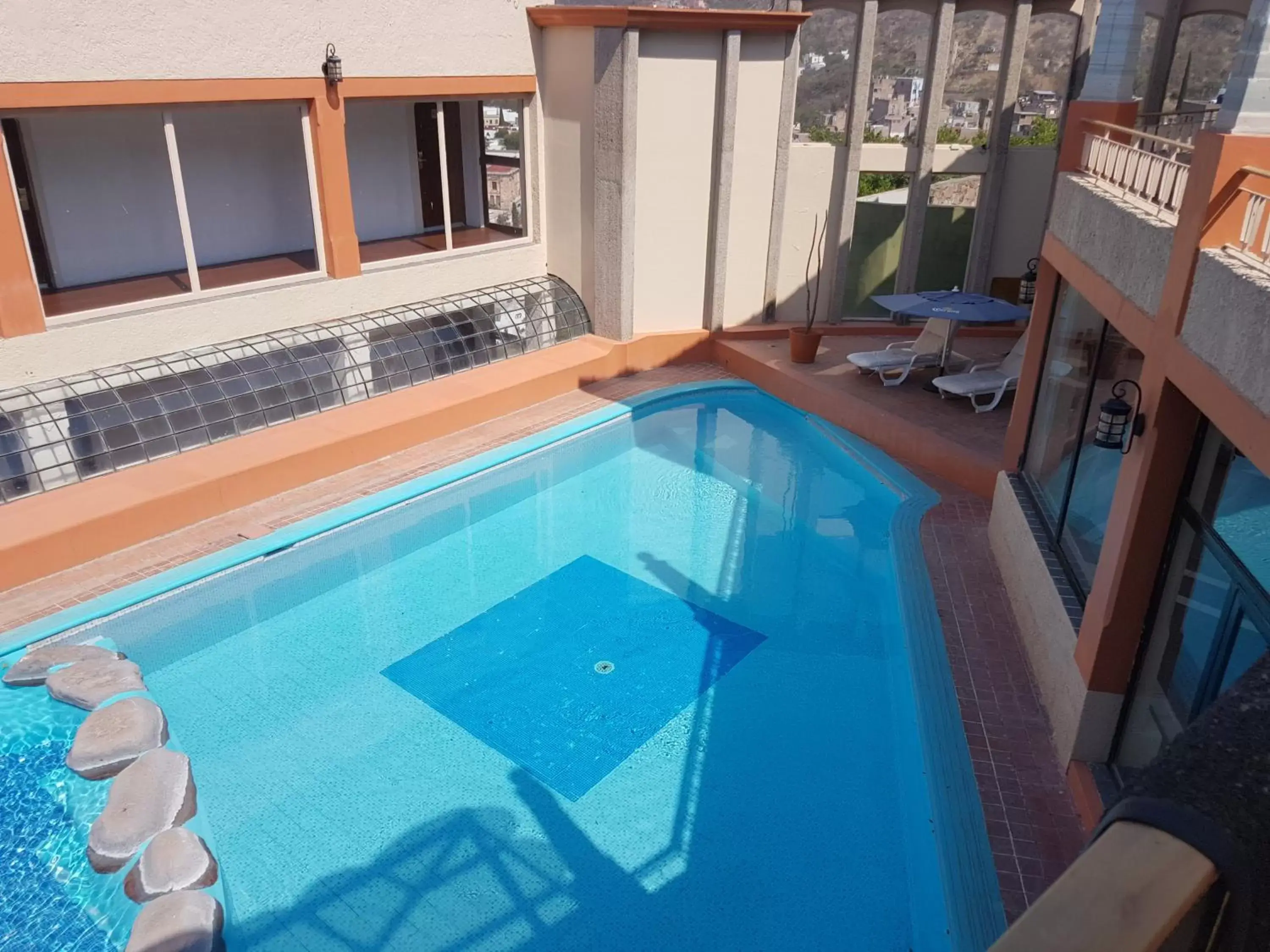 Swimming pool in Hotel Paseo de la Presa