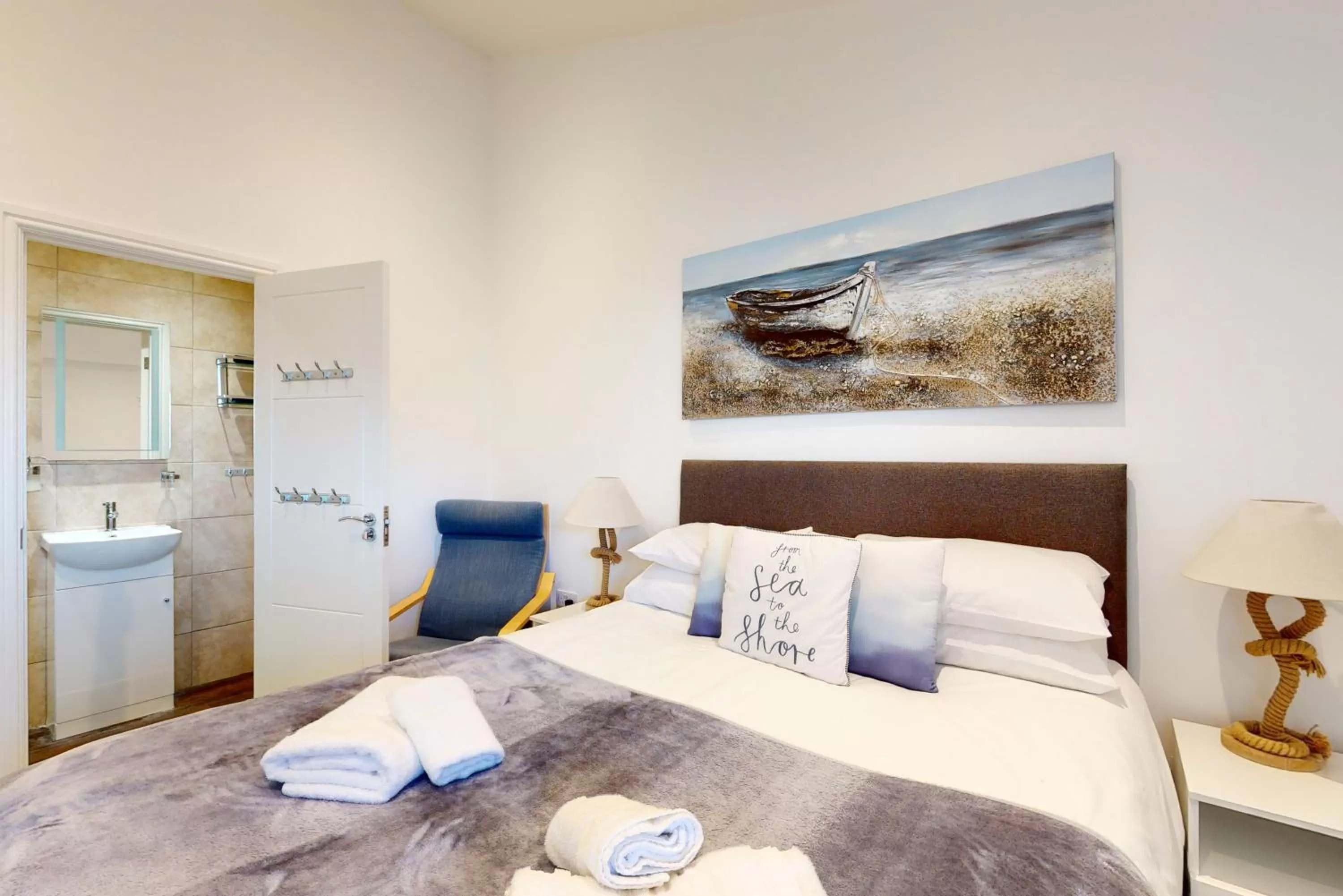 Bedroom, Bed in Crabbers' Wharf