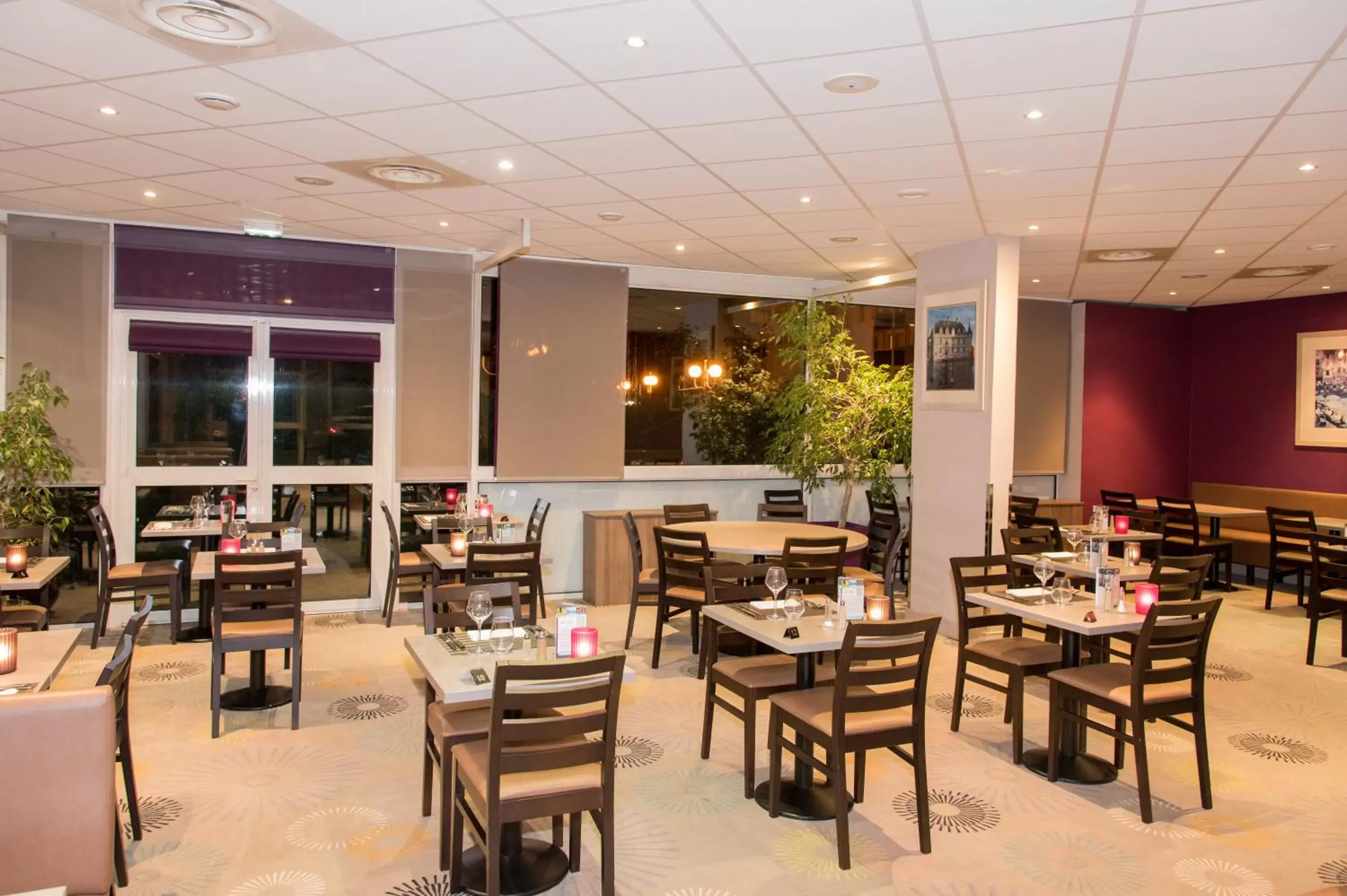 Restaurant/Places to Eat in Brit Hotel Tours Sud – Le Cheops