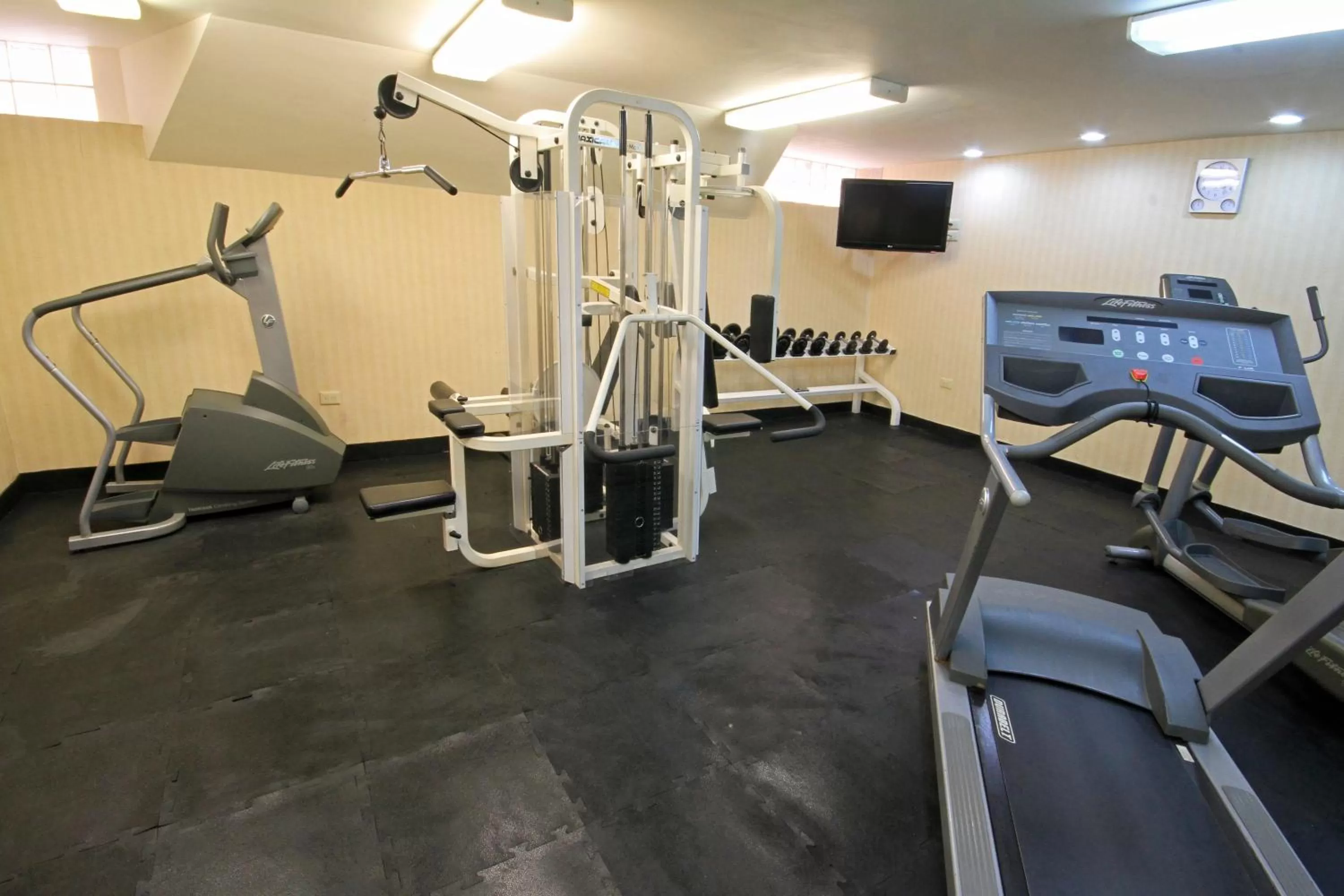 Fitness centre/facilities in Holiday Inn Monclova by IHG