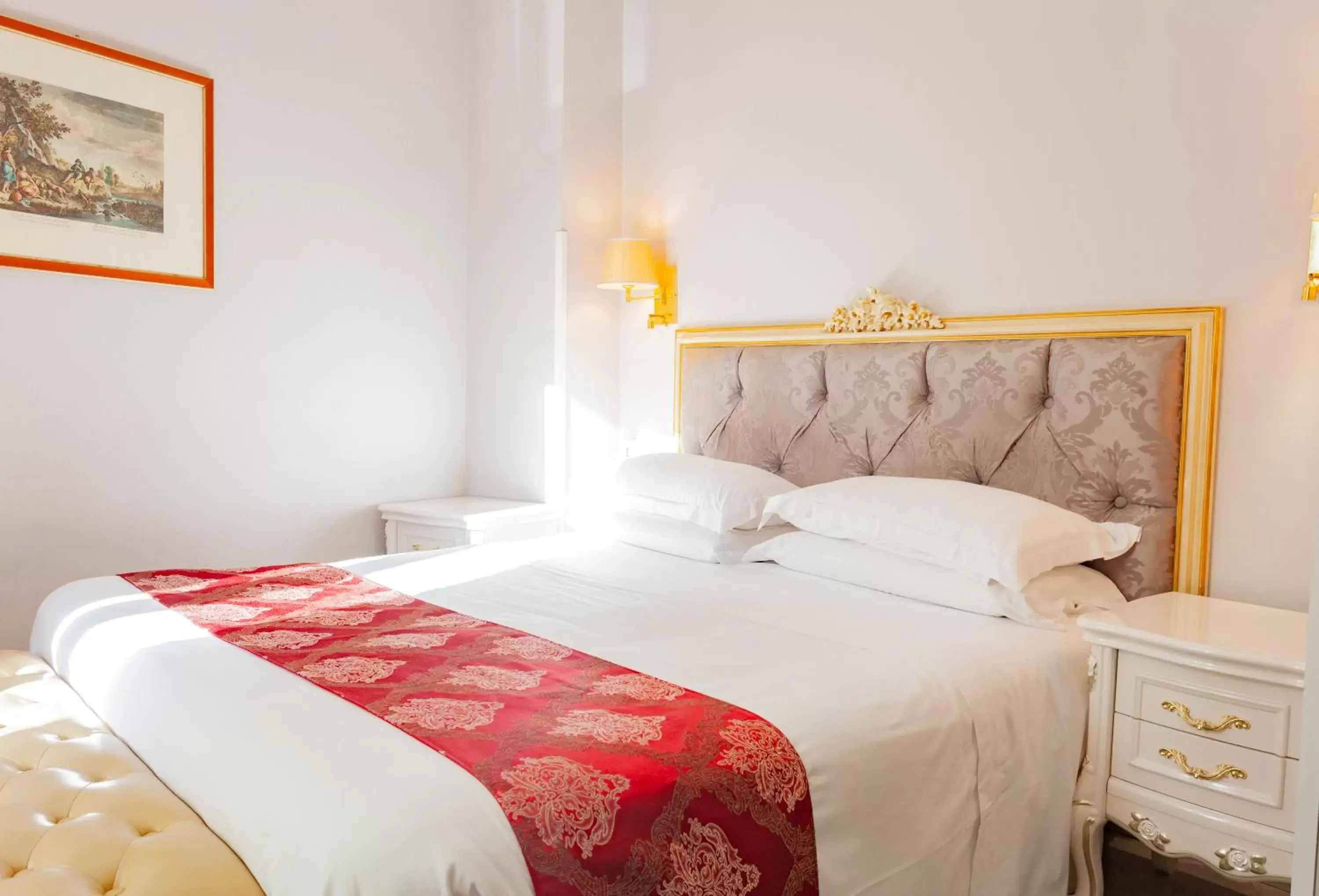 Bedroom, Bed in Villa Royal