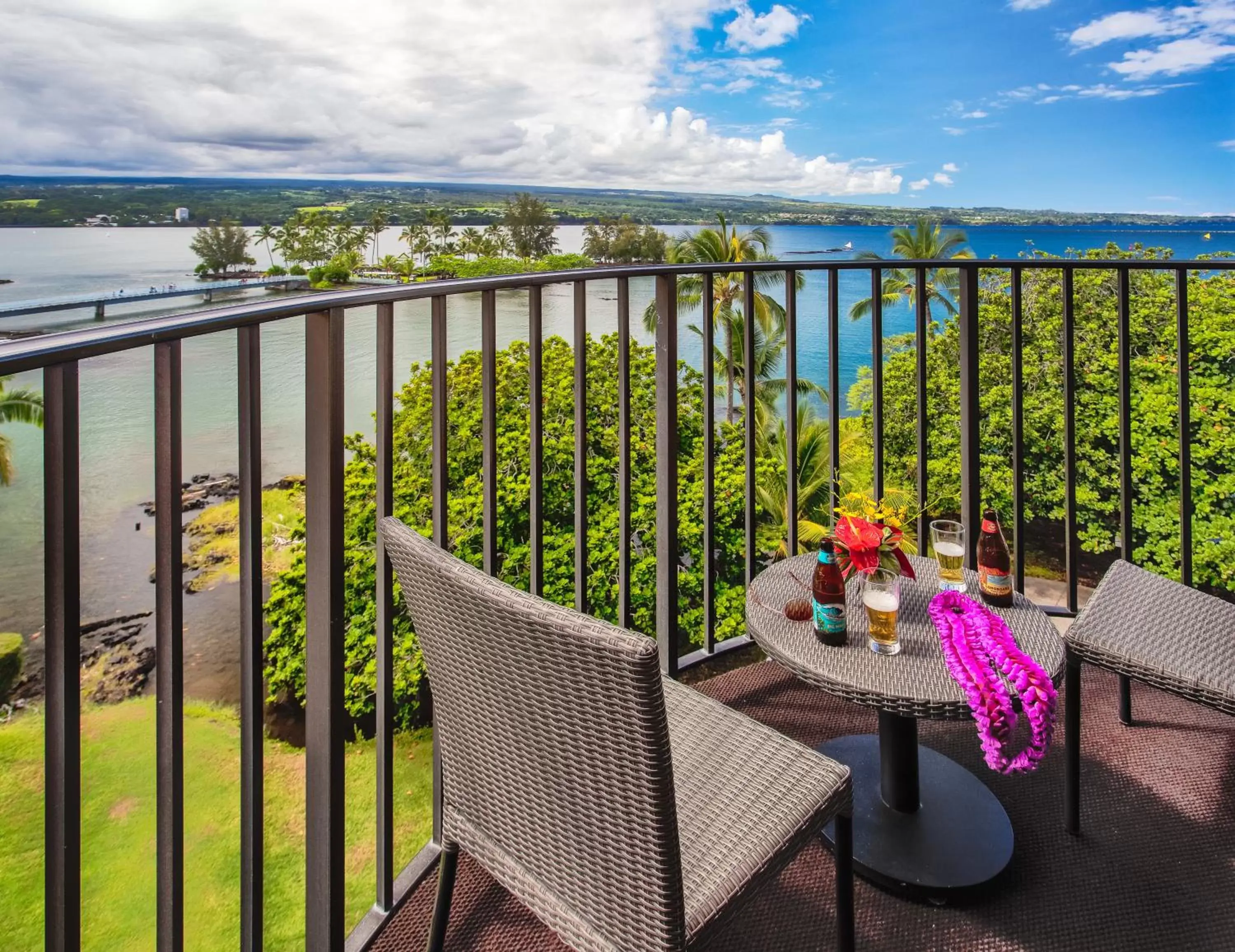 View (from property/room), Balcony/Terrace in Castle Hilo Hawaiian Hotel