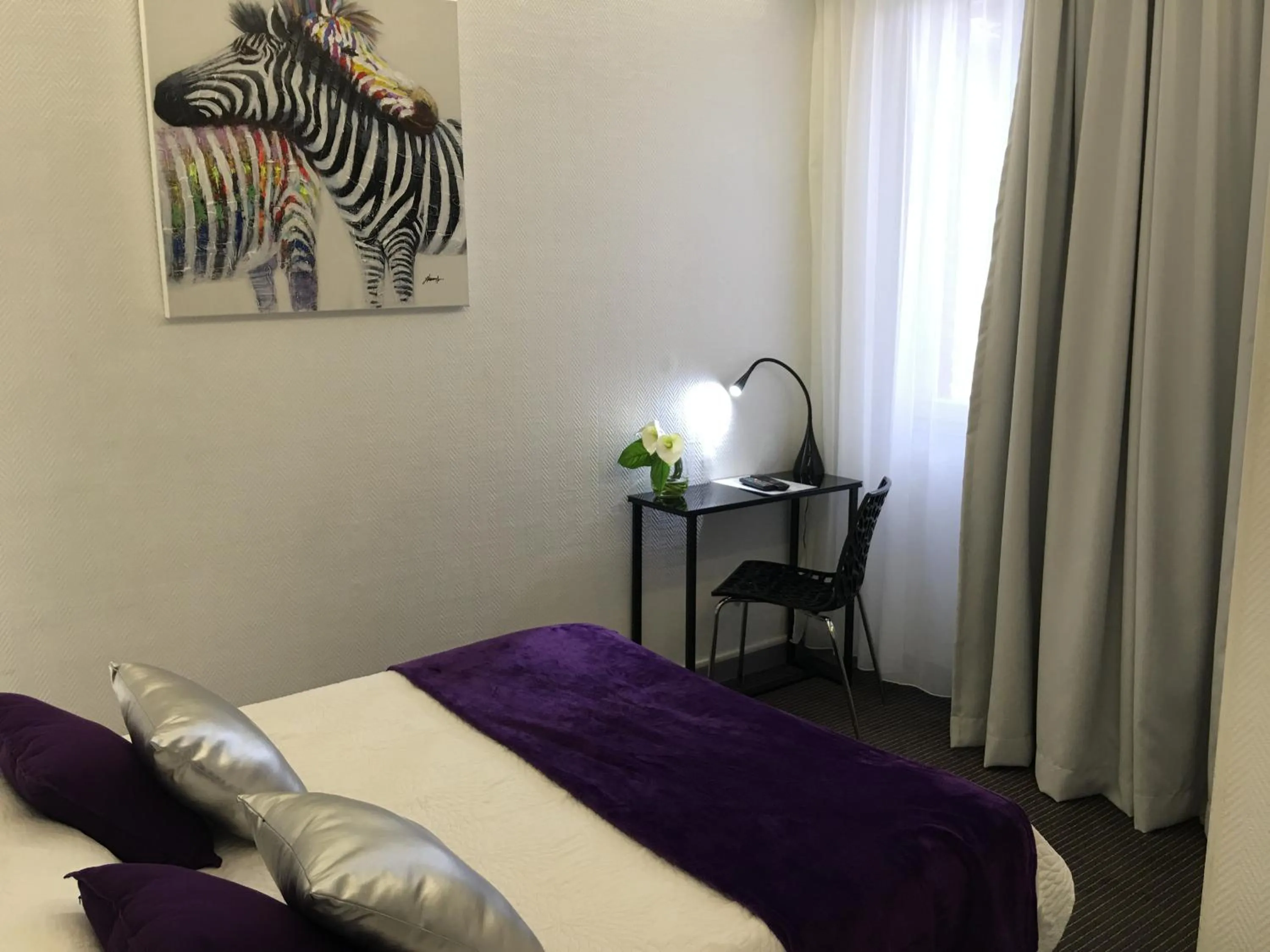 Bedroom, Bed in Hôtel Le Capitole