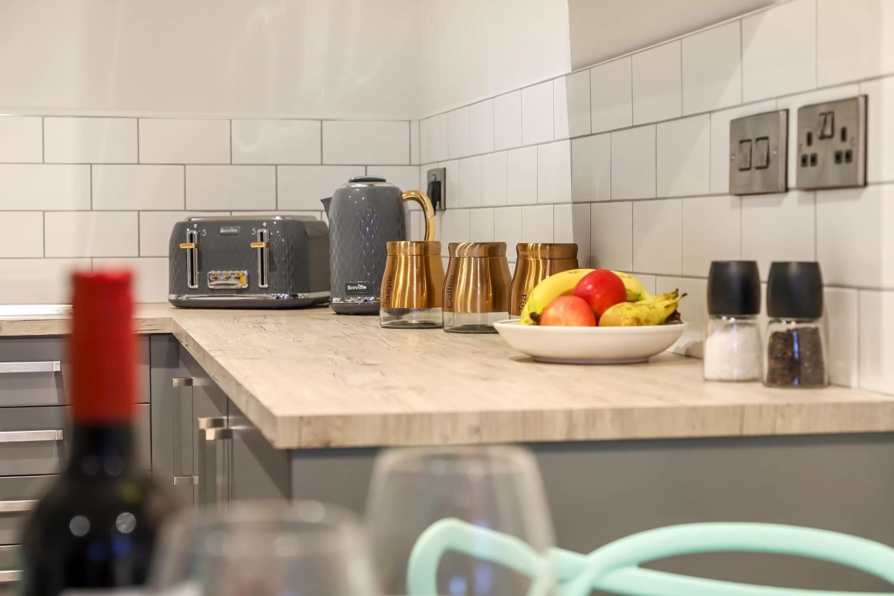 Coffee/tea facilities in Executive Apartments