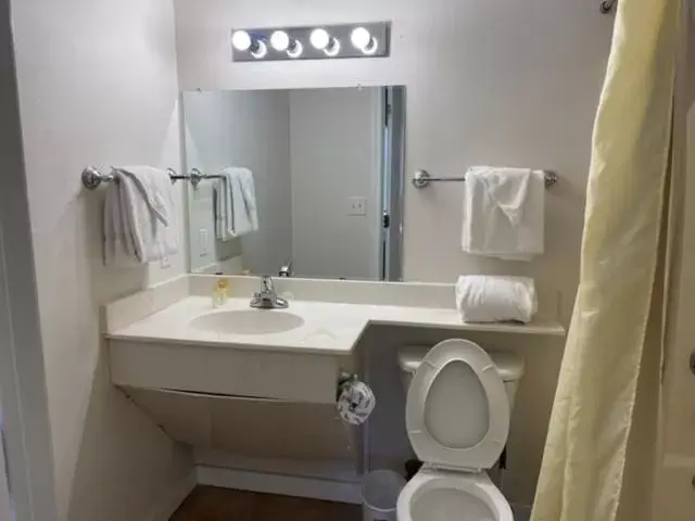 Bathroom in Shores of Panama Resort