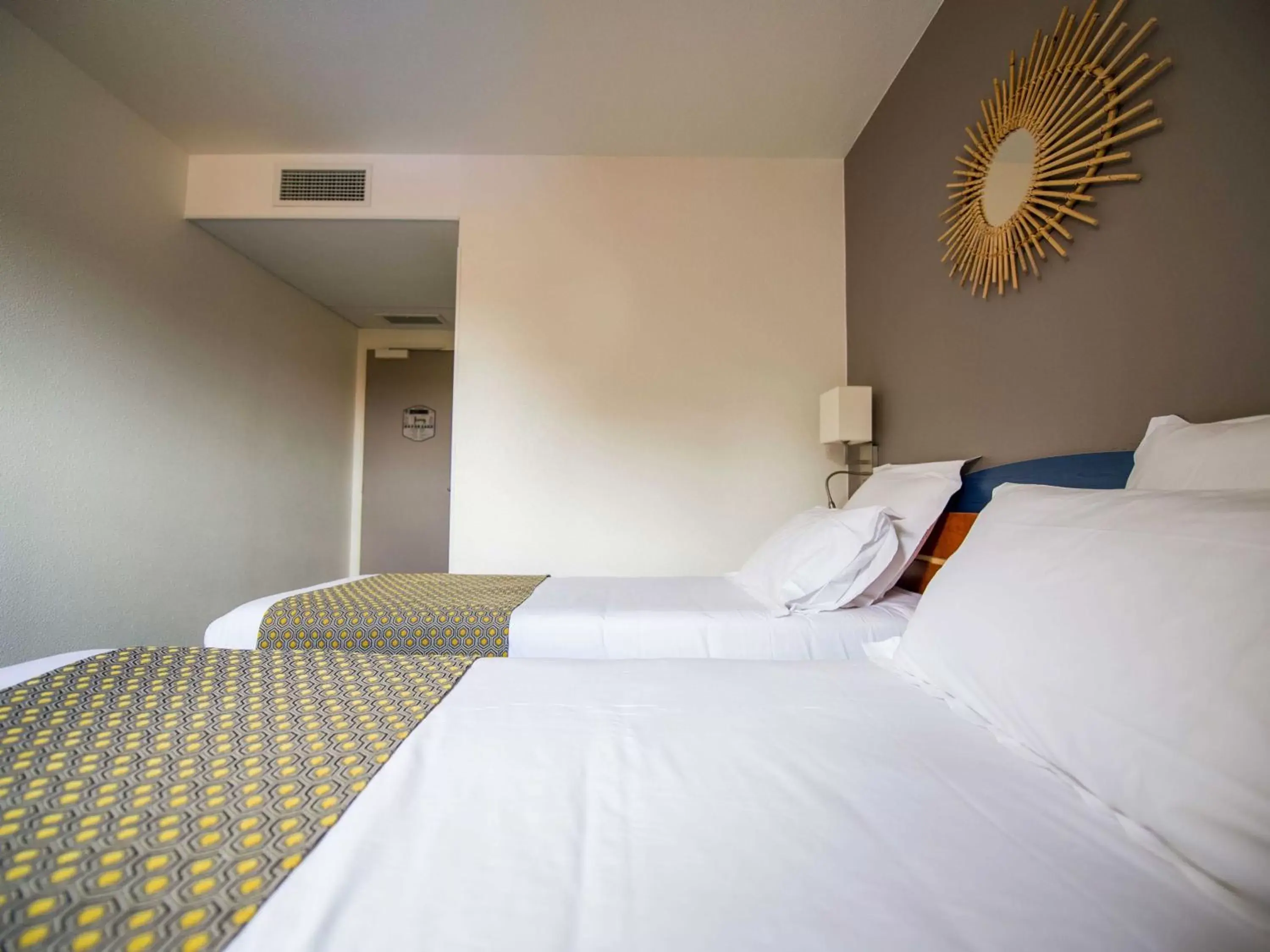 Bed in KYRIAD BORDEAUX SUD - Villenave d'Ornon Bed in KYRIAD BORDEAUX SUD - Villenave d'Ornon