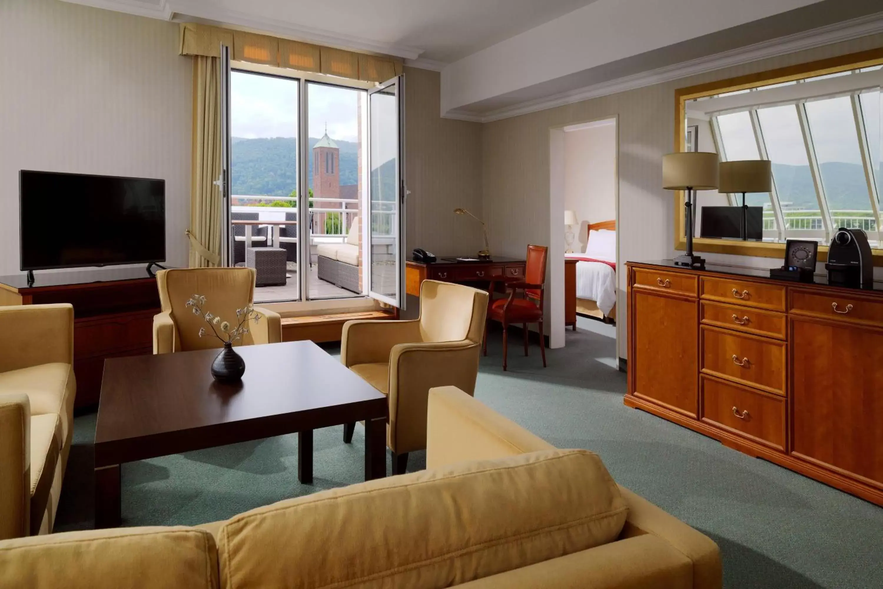 Living room, Seating Area in Heidelberg Marriott Hotel