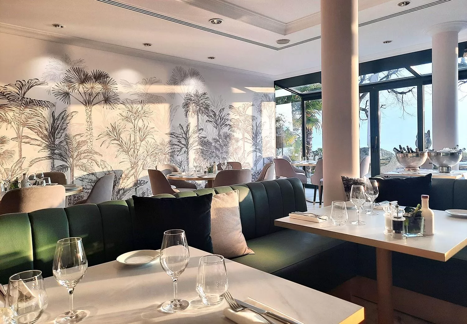 Restaurant/places to eat in Royal Plaza Montreux