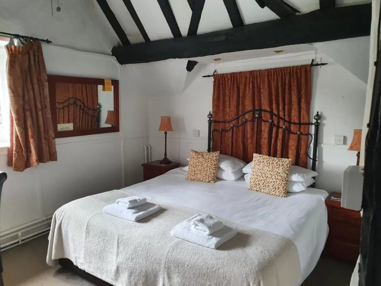 Bed in Old Court Hotel & Apartments