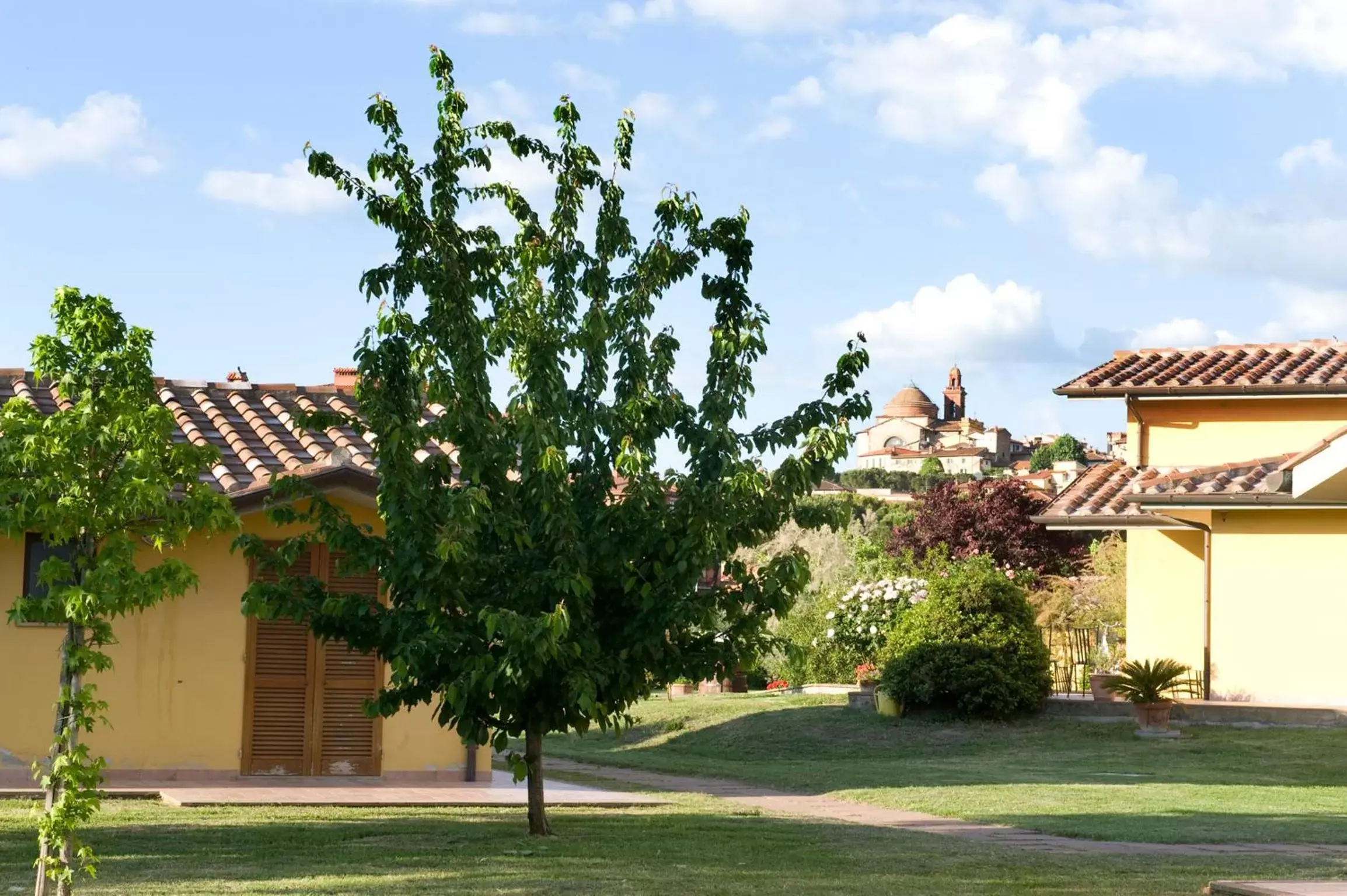 Property Building in Le Macerine