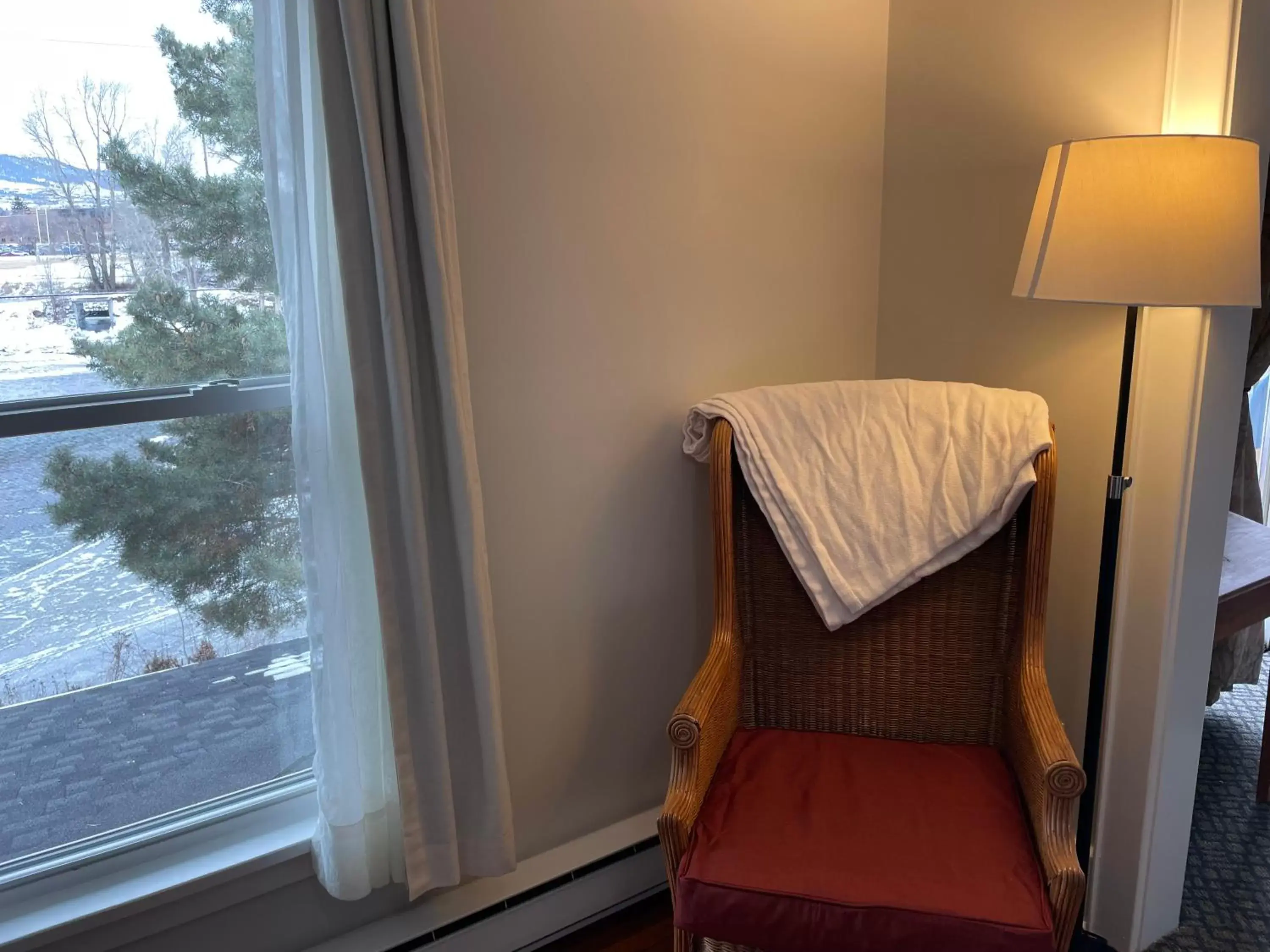 Seating area in Goldsmith's River Front Inn