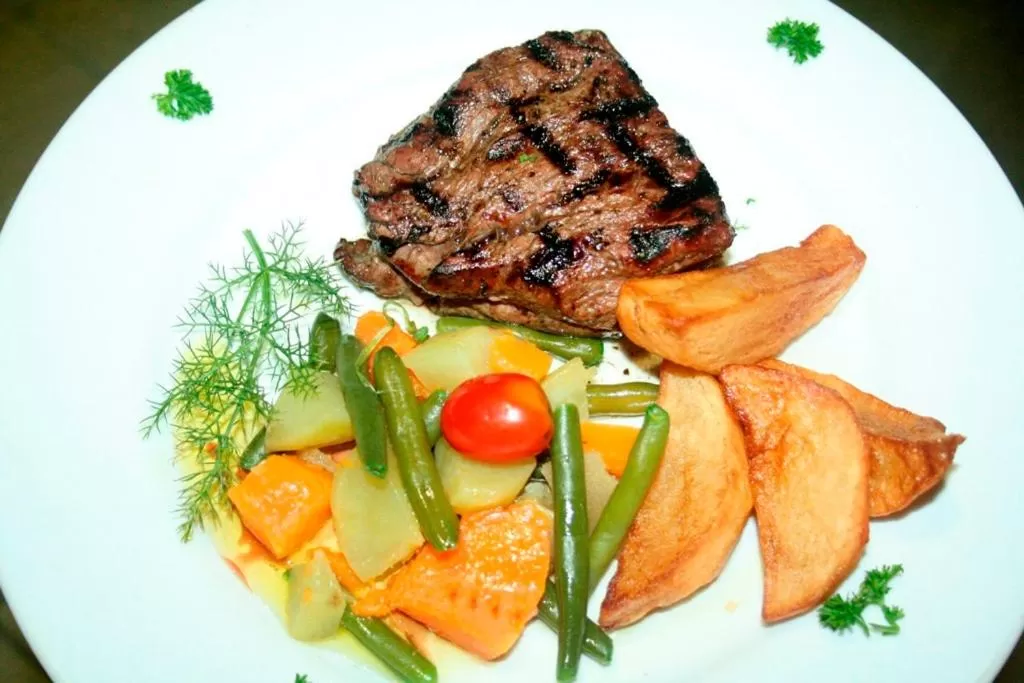 Restaurant/places to eat in Chapman Hotel and Conference Centre