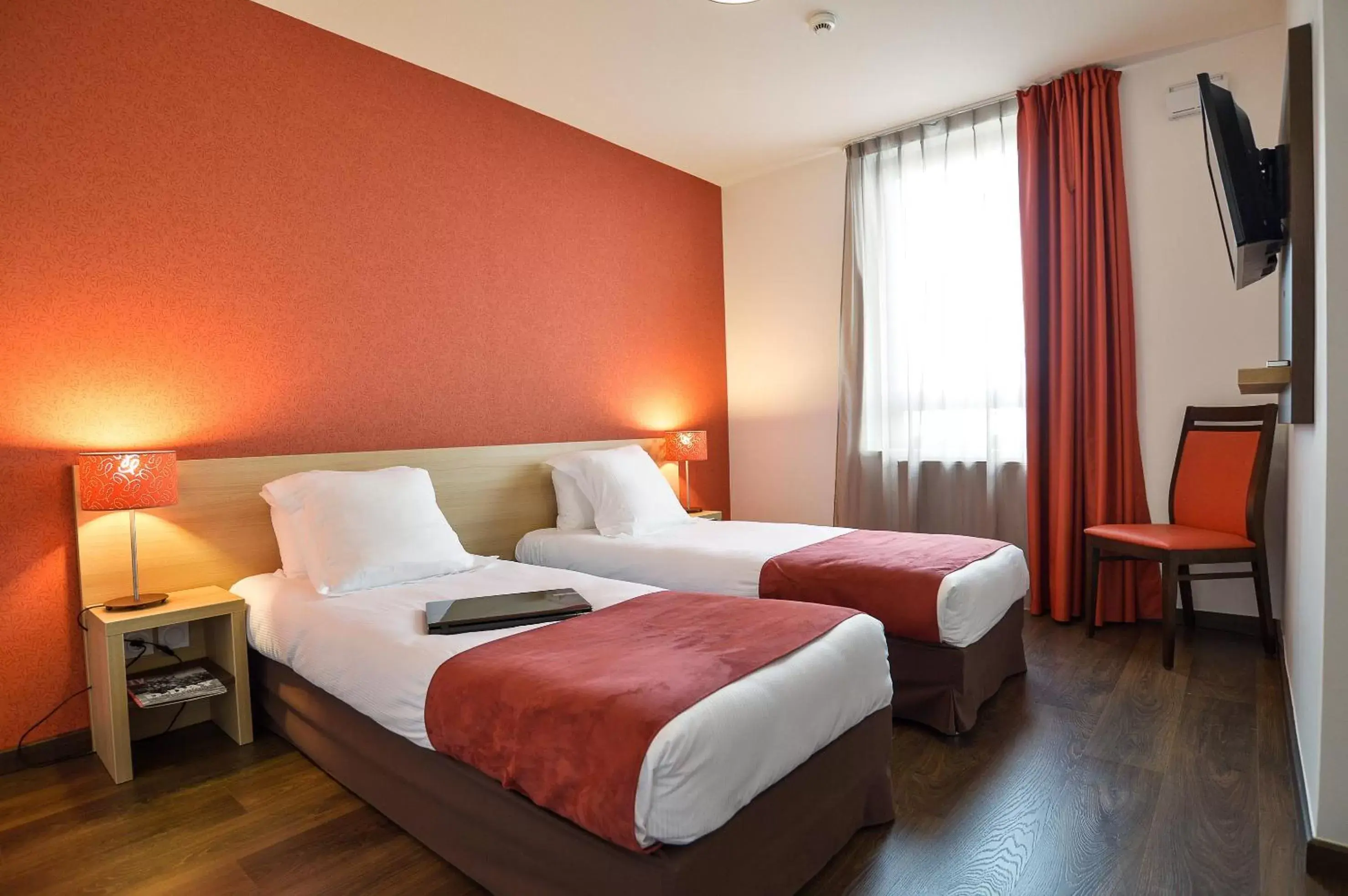 Bedroom, Bed in Apparthotel Privilodges Carré de Jaude