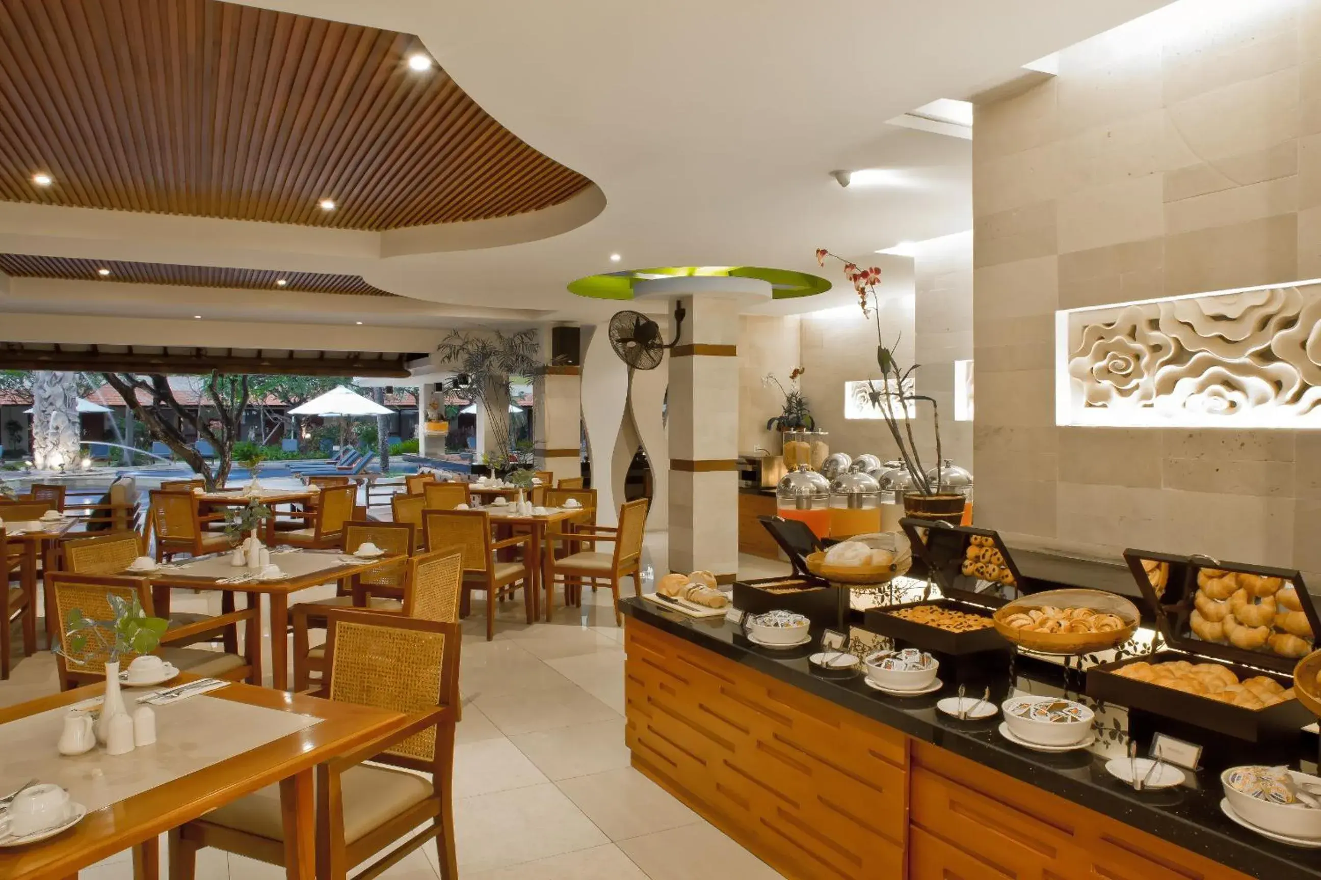 Breakfast, Restaurant/Places to Eat in Bali Rani Hotel