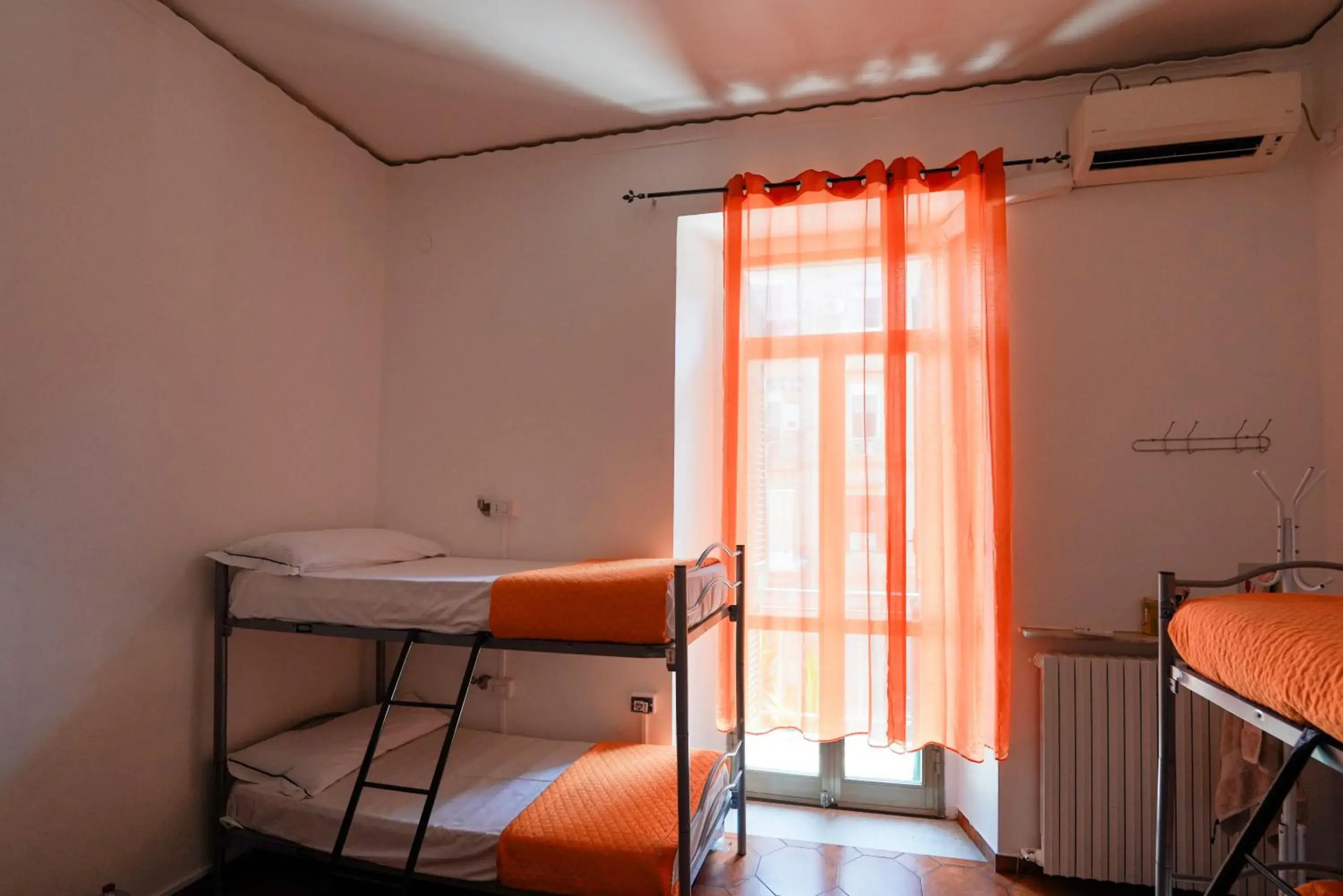 Bedroom, Bunk Bed in Naples Experience Hostel