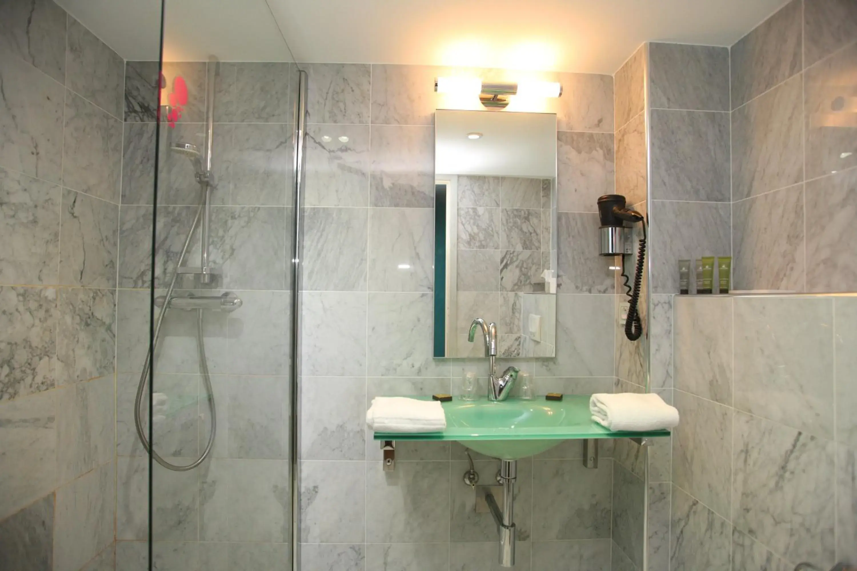 Bathroom in Hotel Balanea