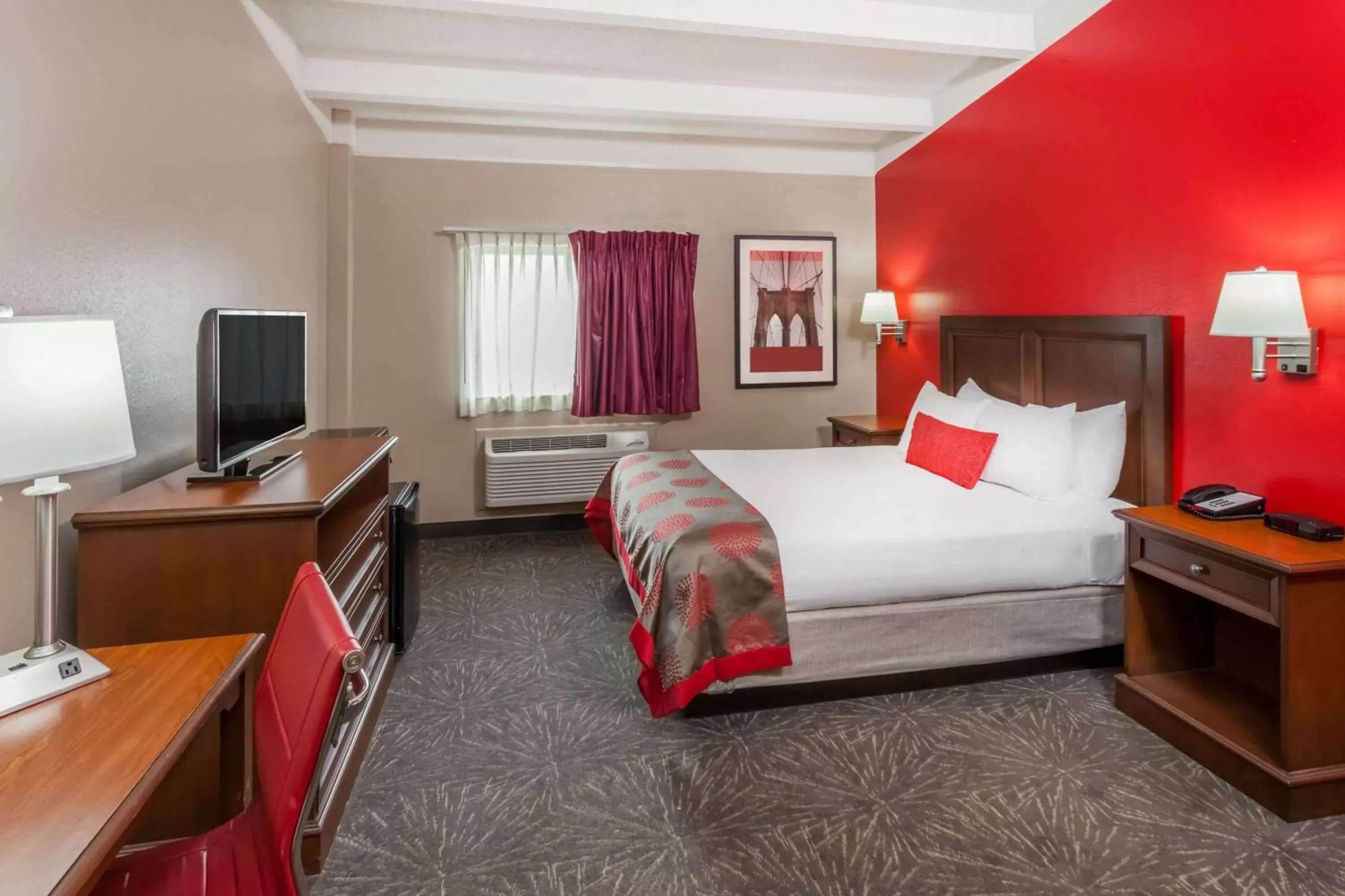 Photo of the whole room, Bed in Ramada by Wyndham Hammond Hotel & Conference Center