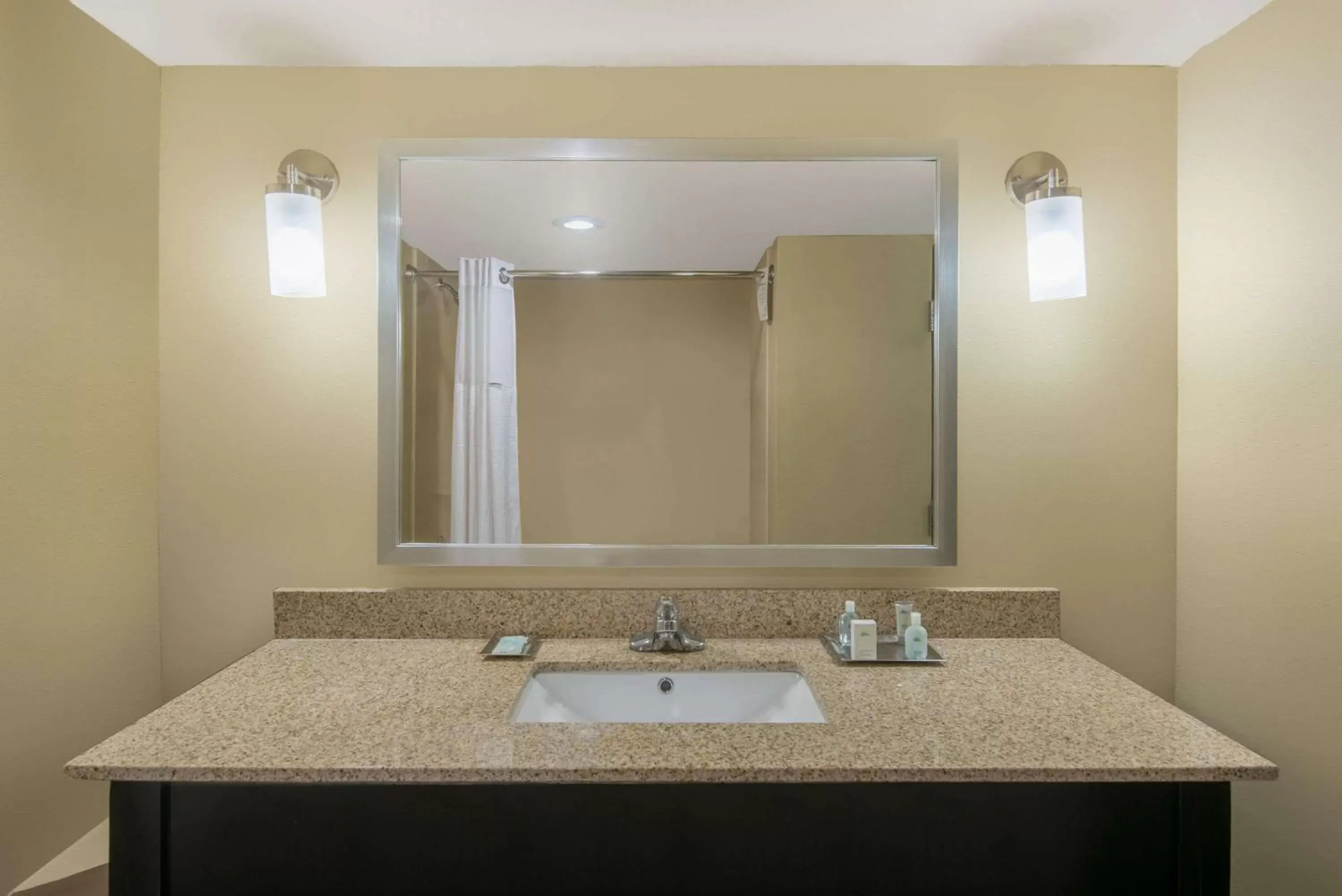 Bathroom in Wyndham Garden Texarkana