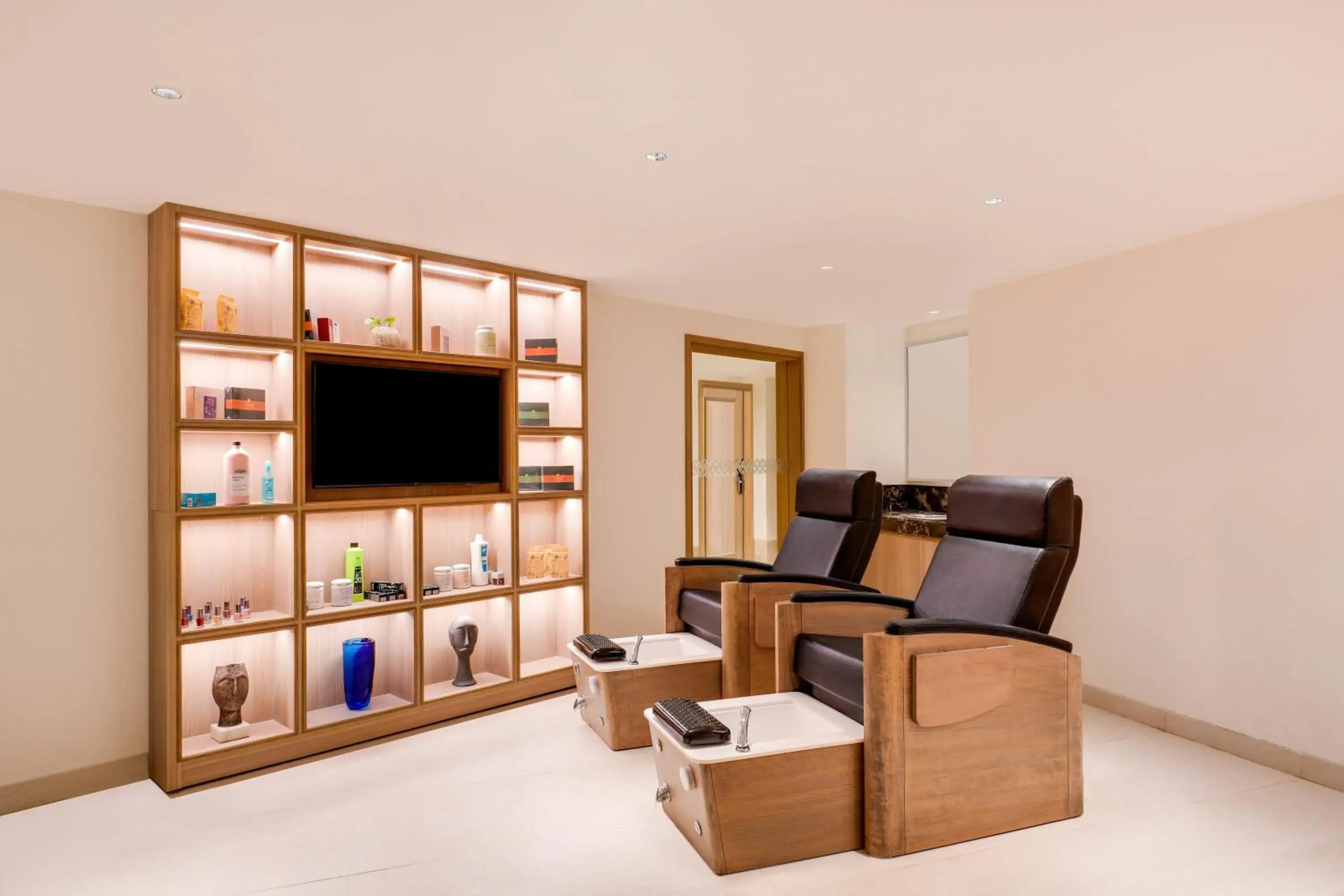 Spa and wellness centre/facilities, TV/Entertainment Center in Aurika, Mumbai Skycity