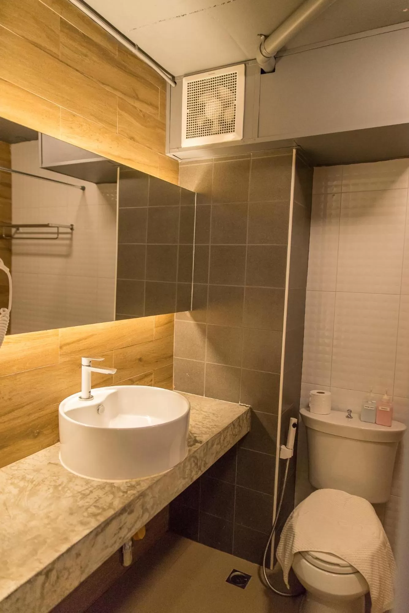 Bathroom in R1 Nimman Hotel Chiangmai