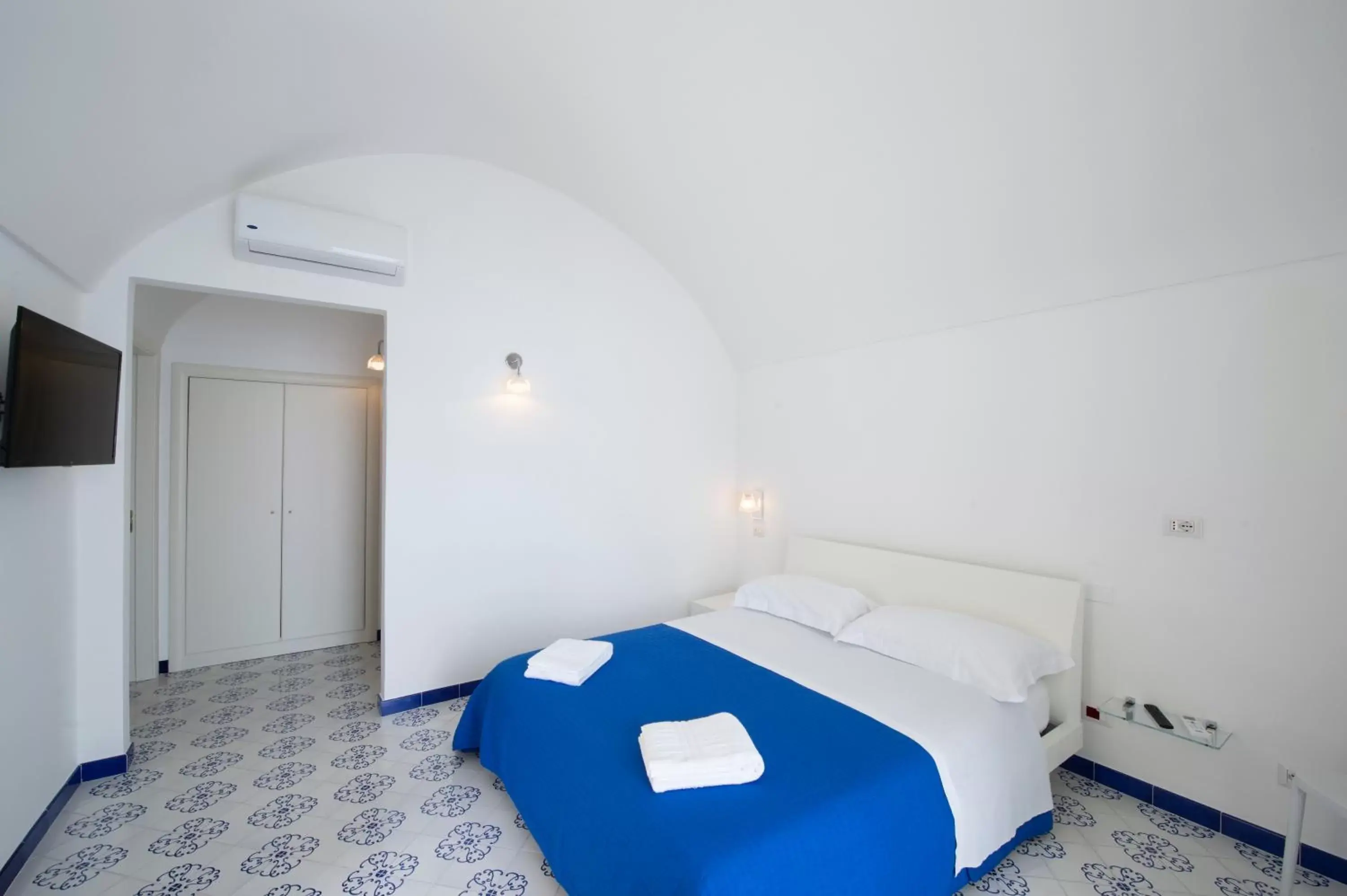 Bedroom, Bed in Villa Foglia Amalfi