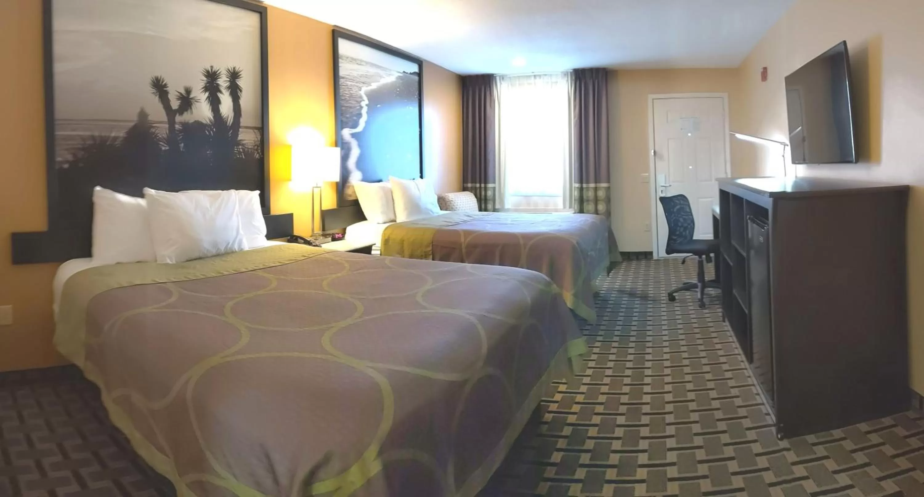 Photo of the whole room in Super 8 by Wyndham Willowbrook Houston