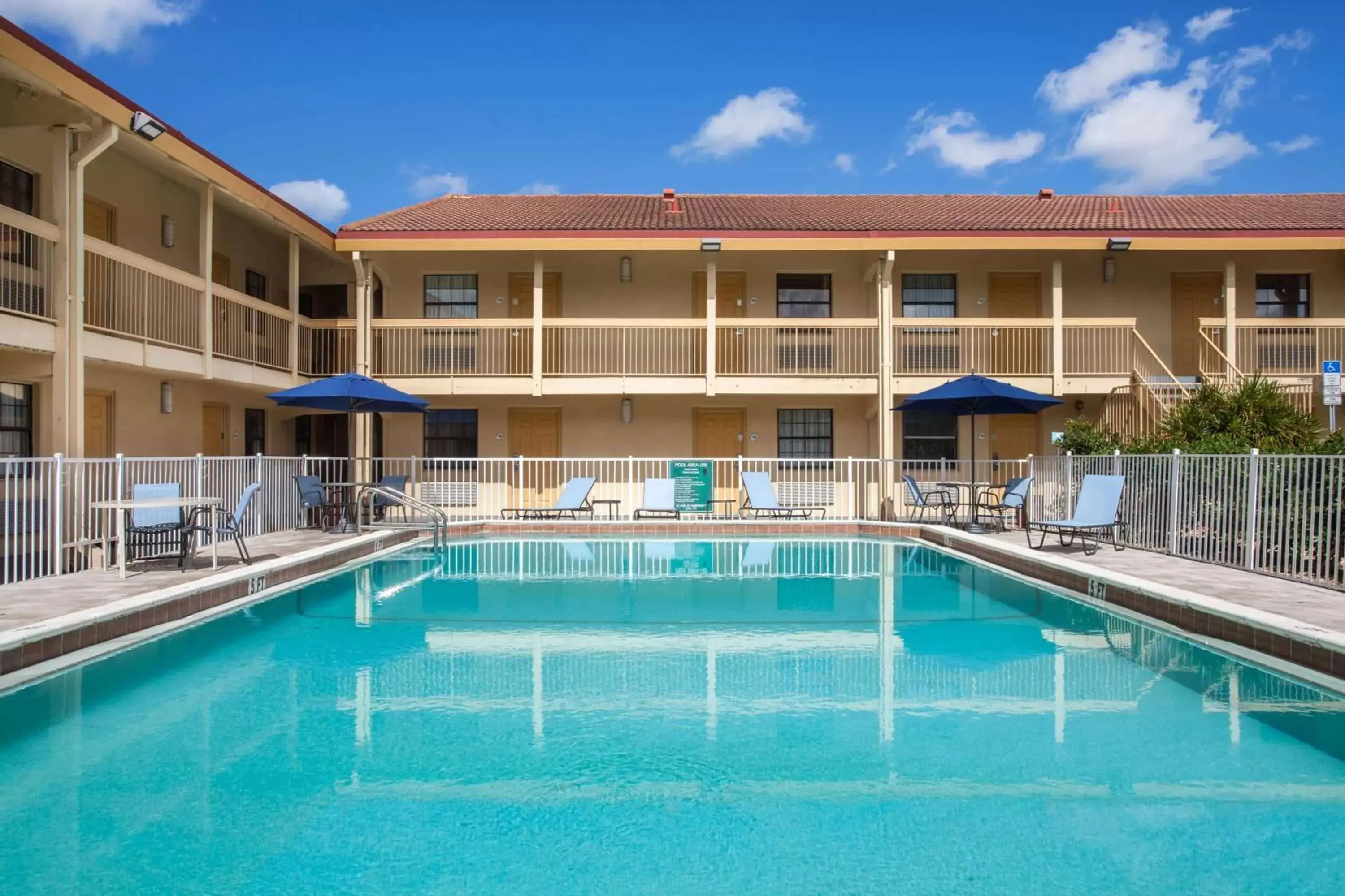 On site, Swimming Pool in La Quinta Inn by Wyndham Fort Myers Central