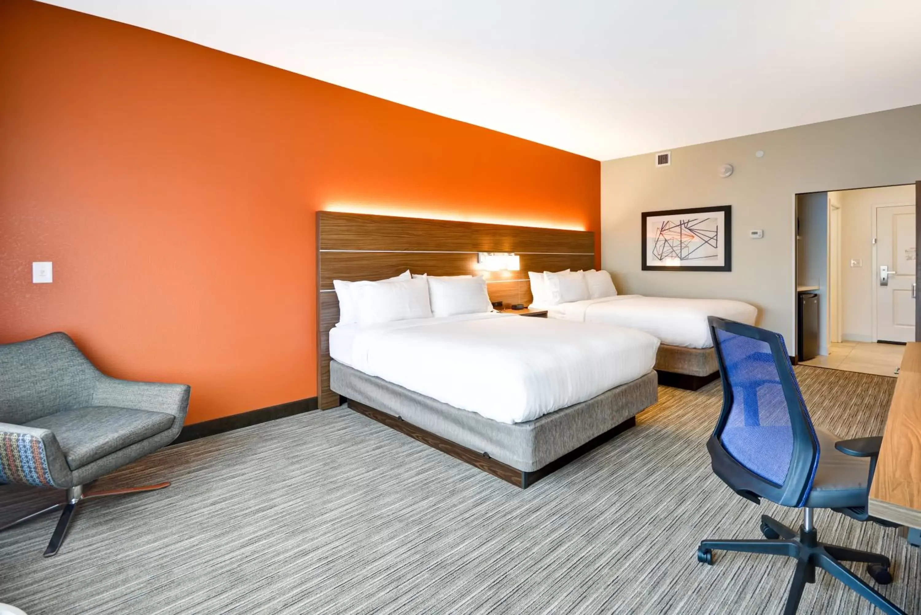 Photo of the whole room, Bed in Holiday Inn Express - Evansville, an IHG Hotel
