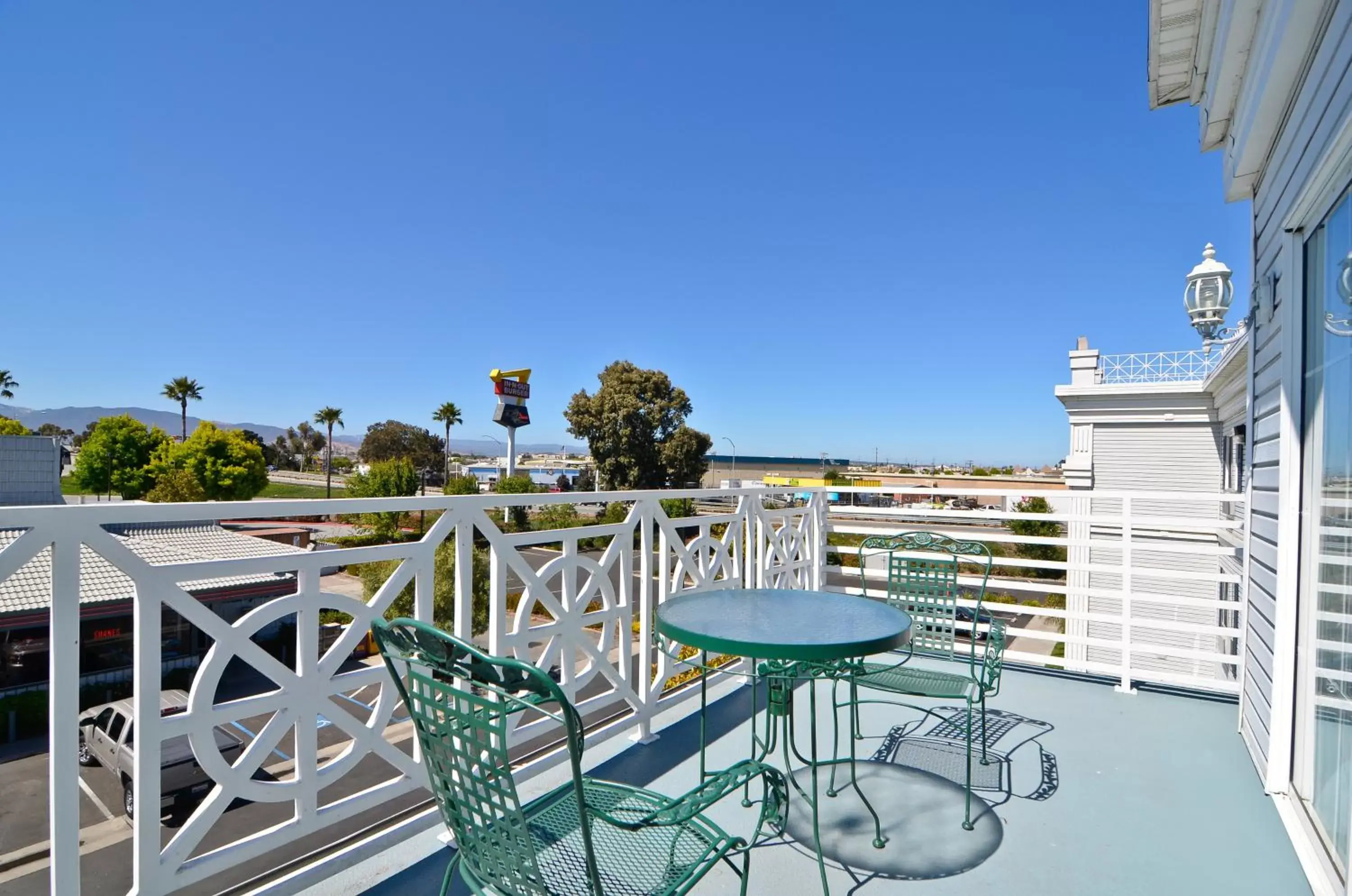 Property building, Balcony/Terrace in Best Western Salinas Monterey
