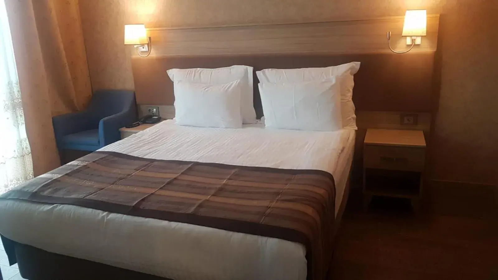 Bed in Regard Hotel