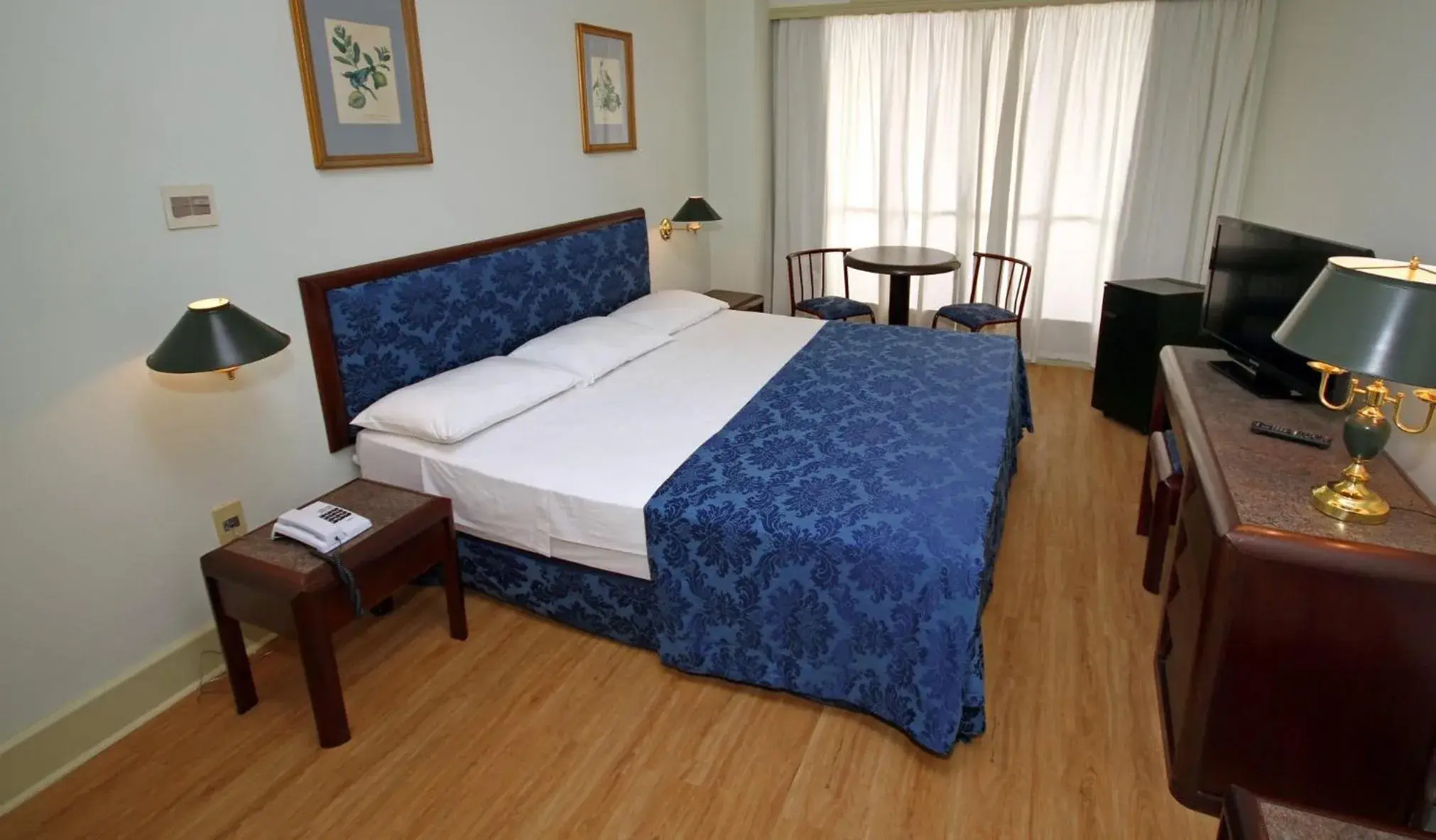 Bed in San Raphael Hotel
