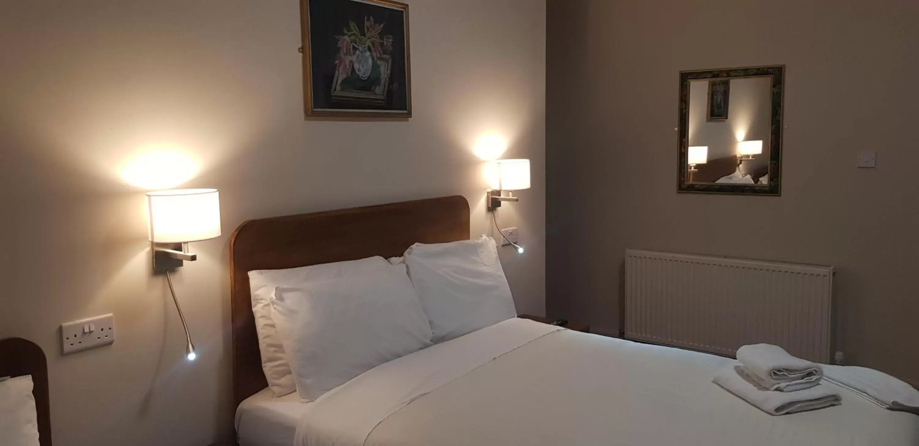 Bed in Aberdeen House Bed in Aberdeen House