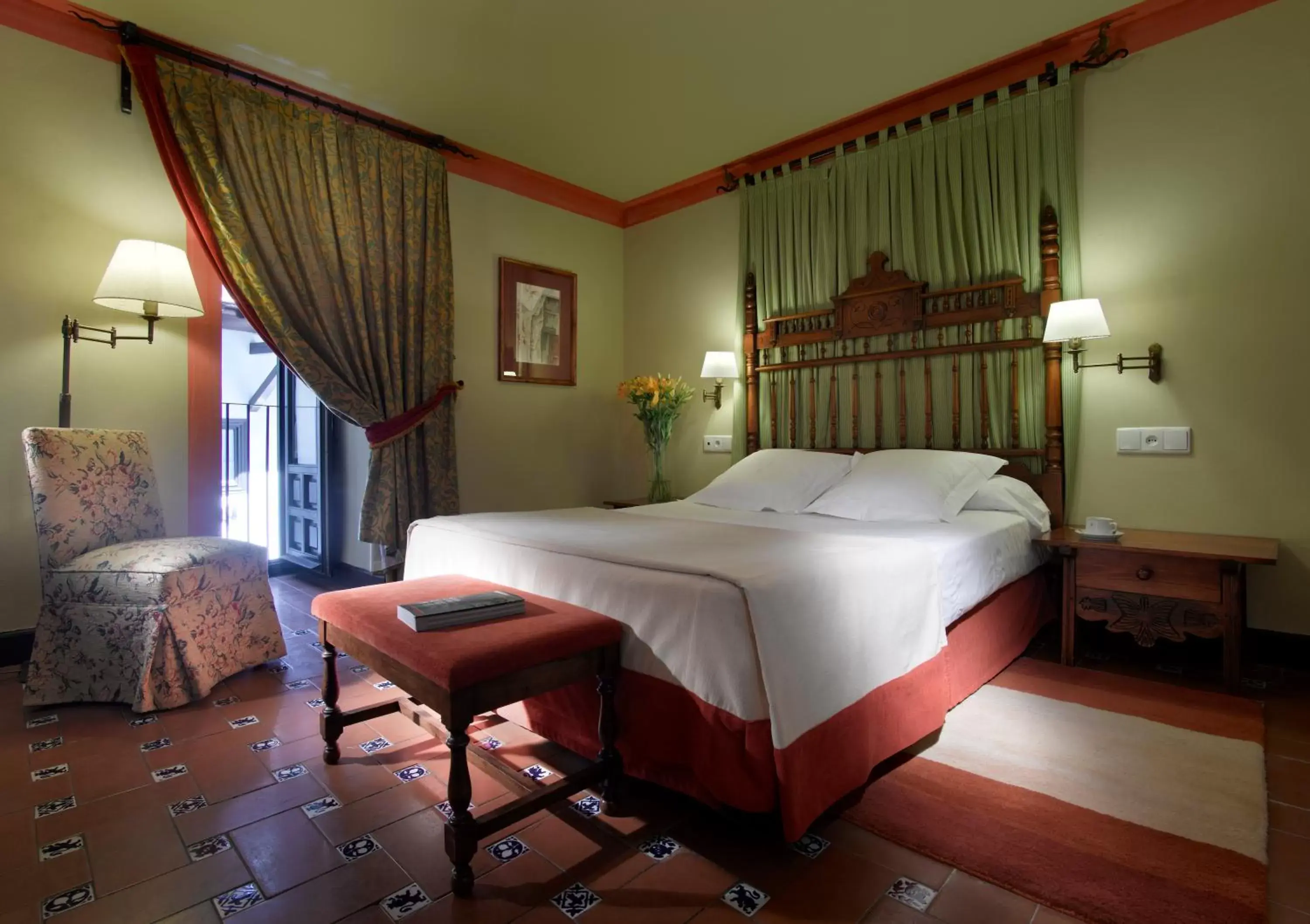 View (from property/room), Bed in Parador de Ubeda View (from property/room), Bed in Parador de Ubeda