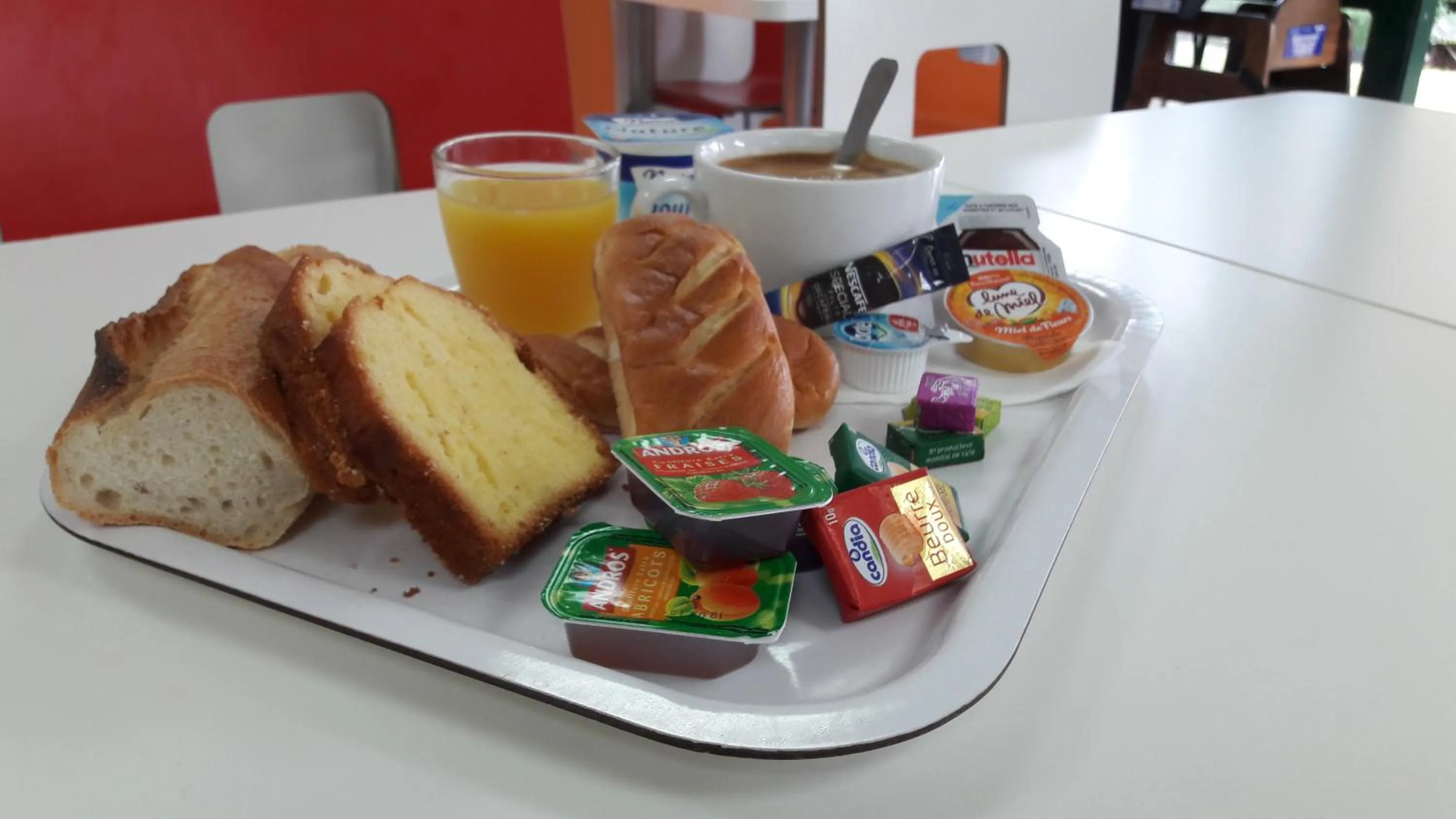 Restaurant/places to eat in Premiere Classe Reims Nord - Bétheny