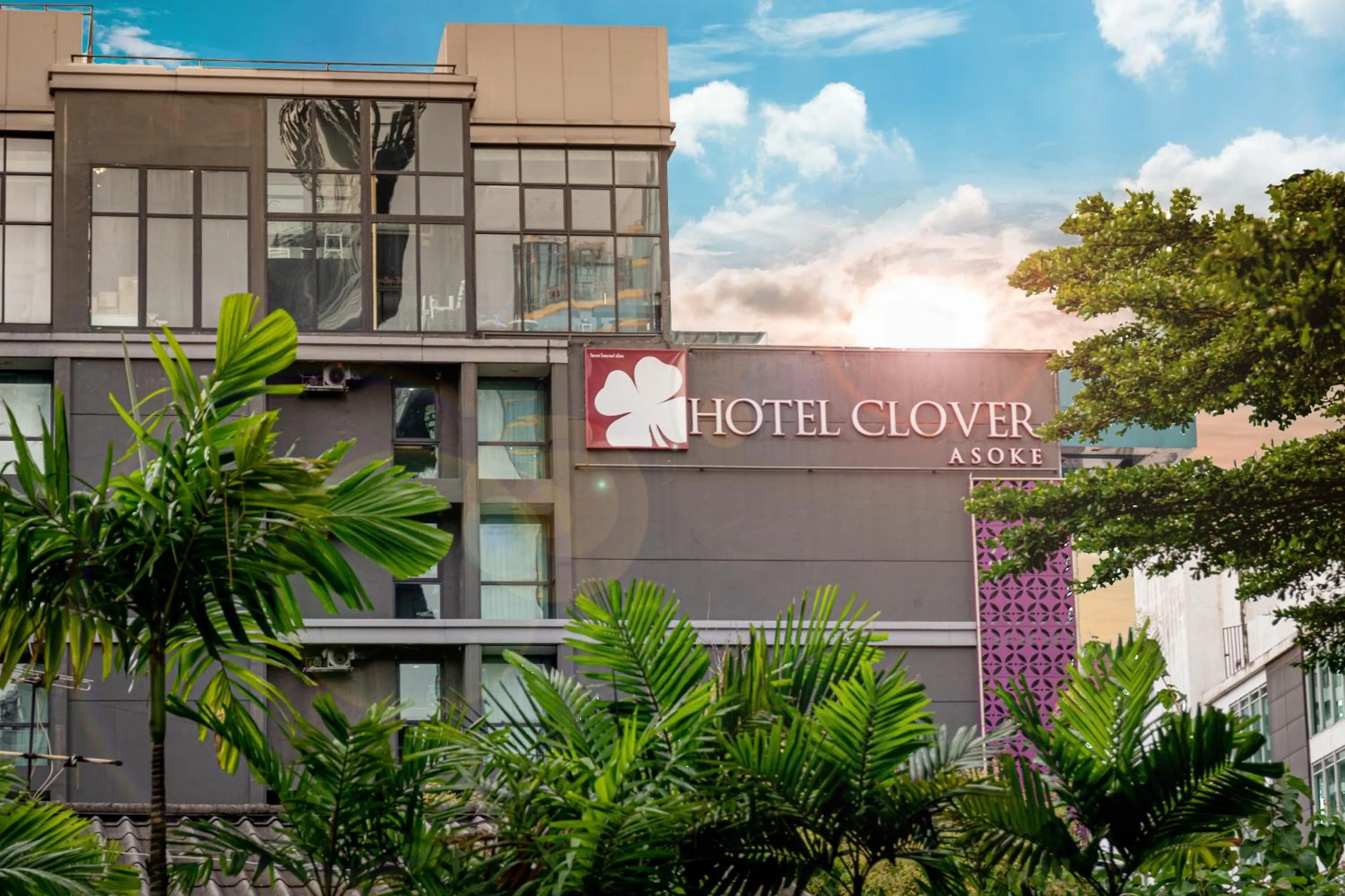 Property building in Hotel Clover Asoke - SHA Extra Plus