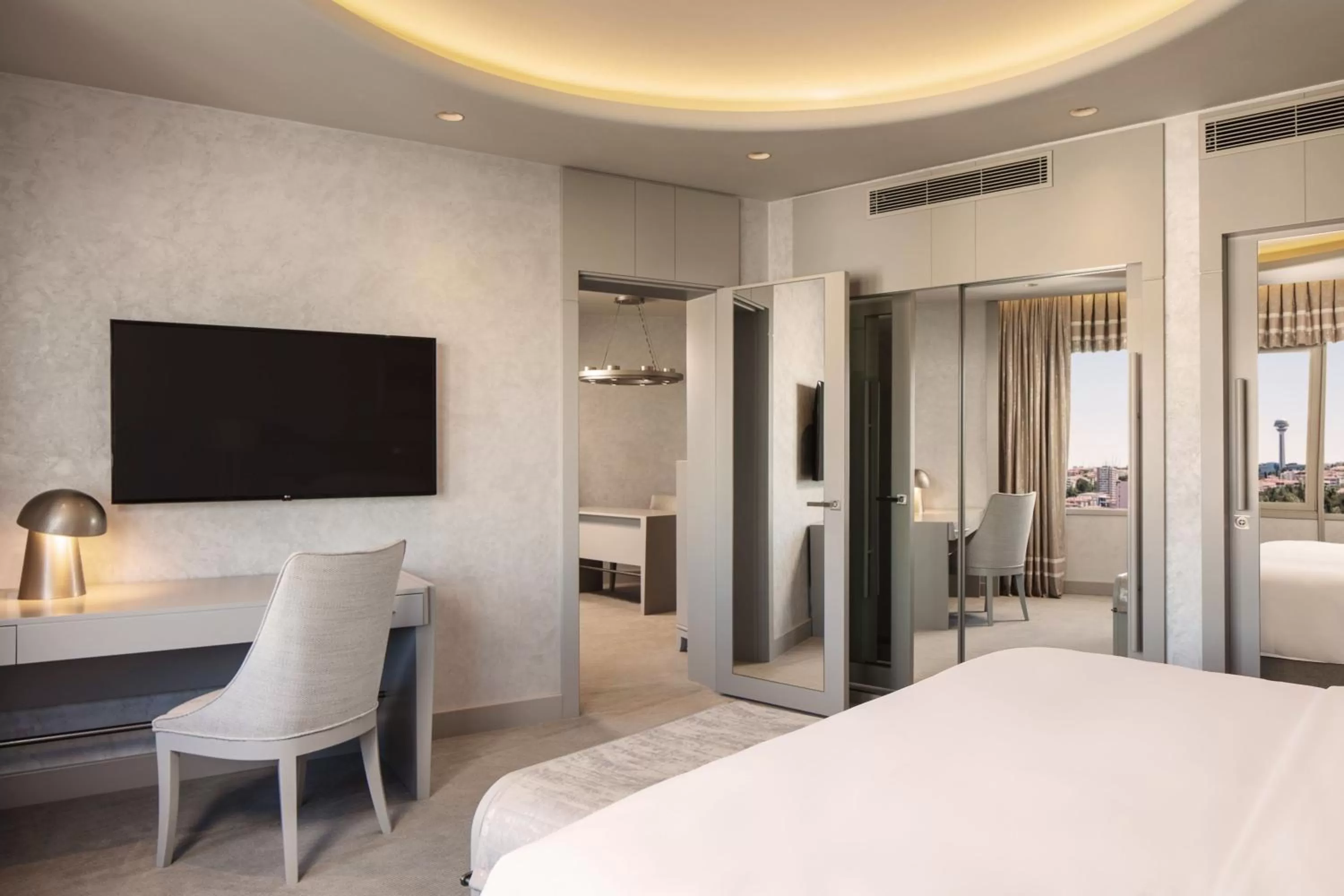 Photo of the whole room, Bed in Sheraton Ankara Hotel & Convention Center