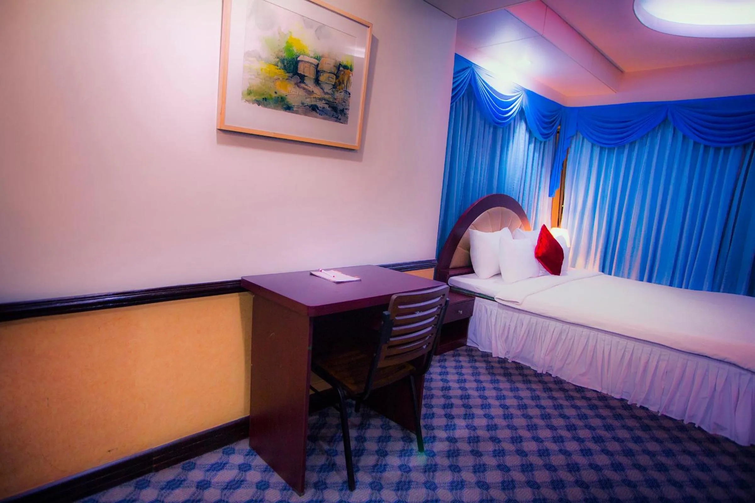 Photo of the whole room, Bed in Hotel 71