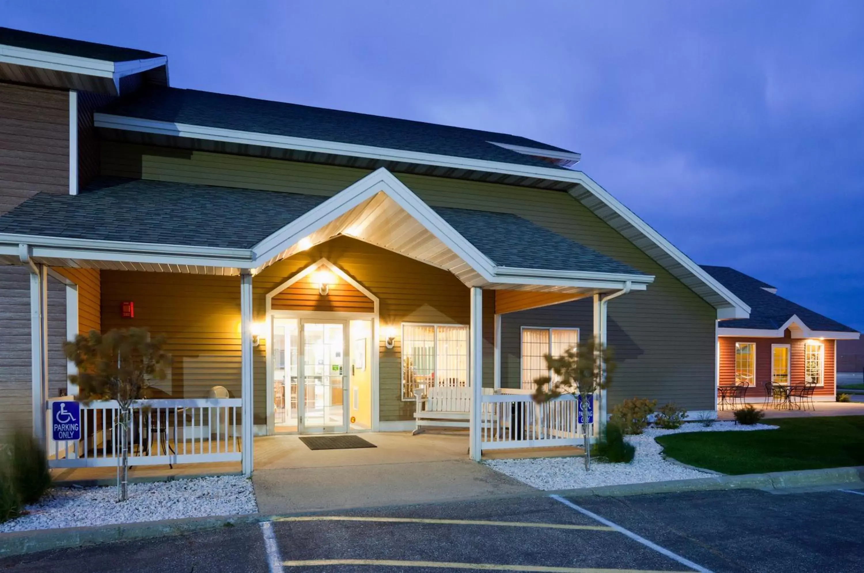 Facade/entrance in Paynesville Inn & Suites Facade/entrance in Paynesville Inn & Suites