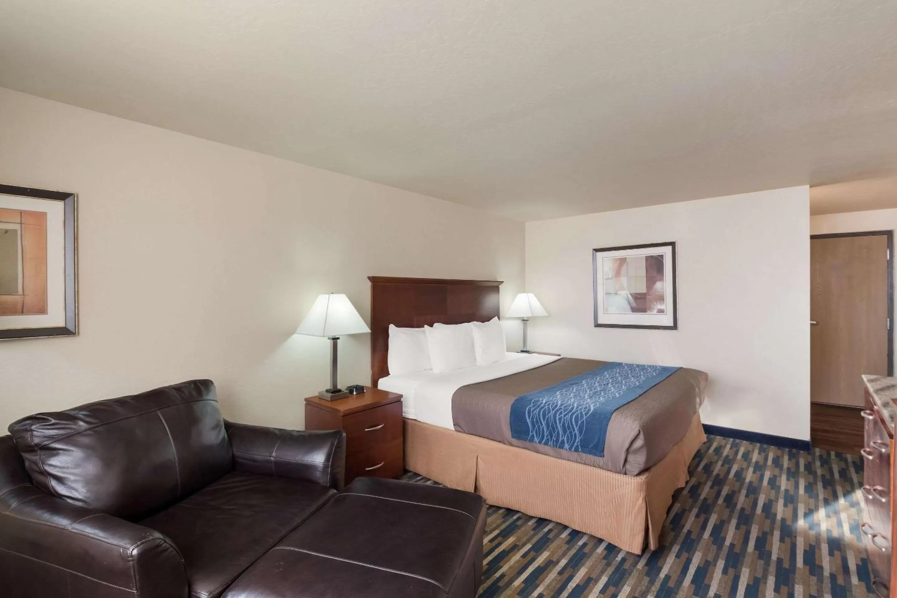 Bedroom, Bed in Rodeway Inn Fort Morgan