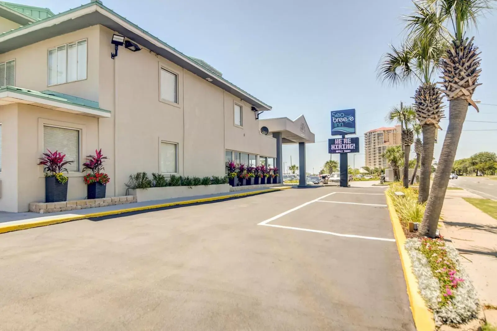 Property building in Seabreeze Inn - Fort Walton Property building in Seabreeze Inn - Fort Walton