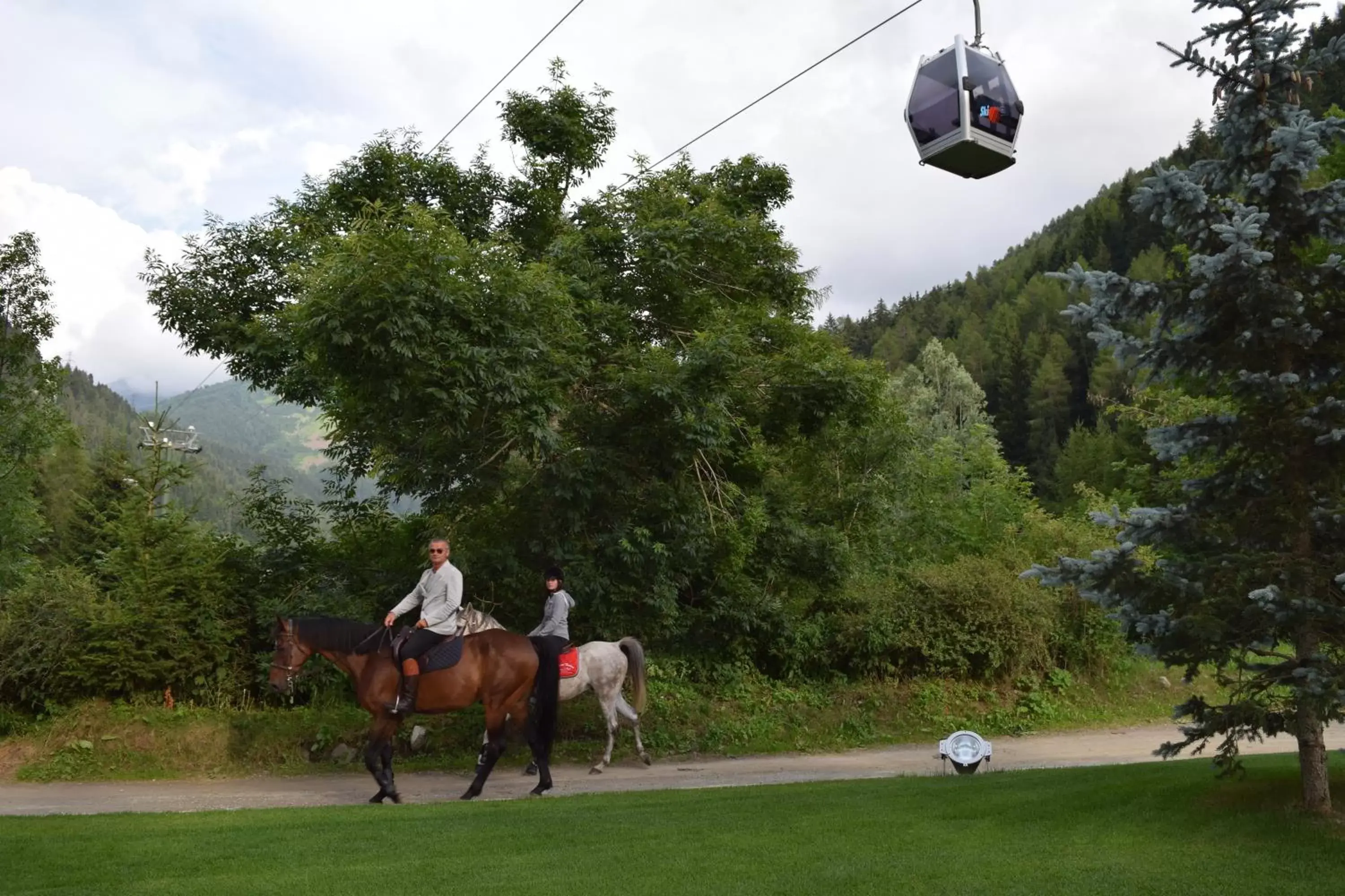 Summer, Horseback Riding in Hotel Garni Pegrà