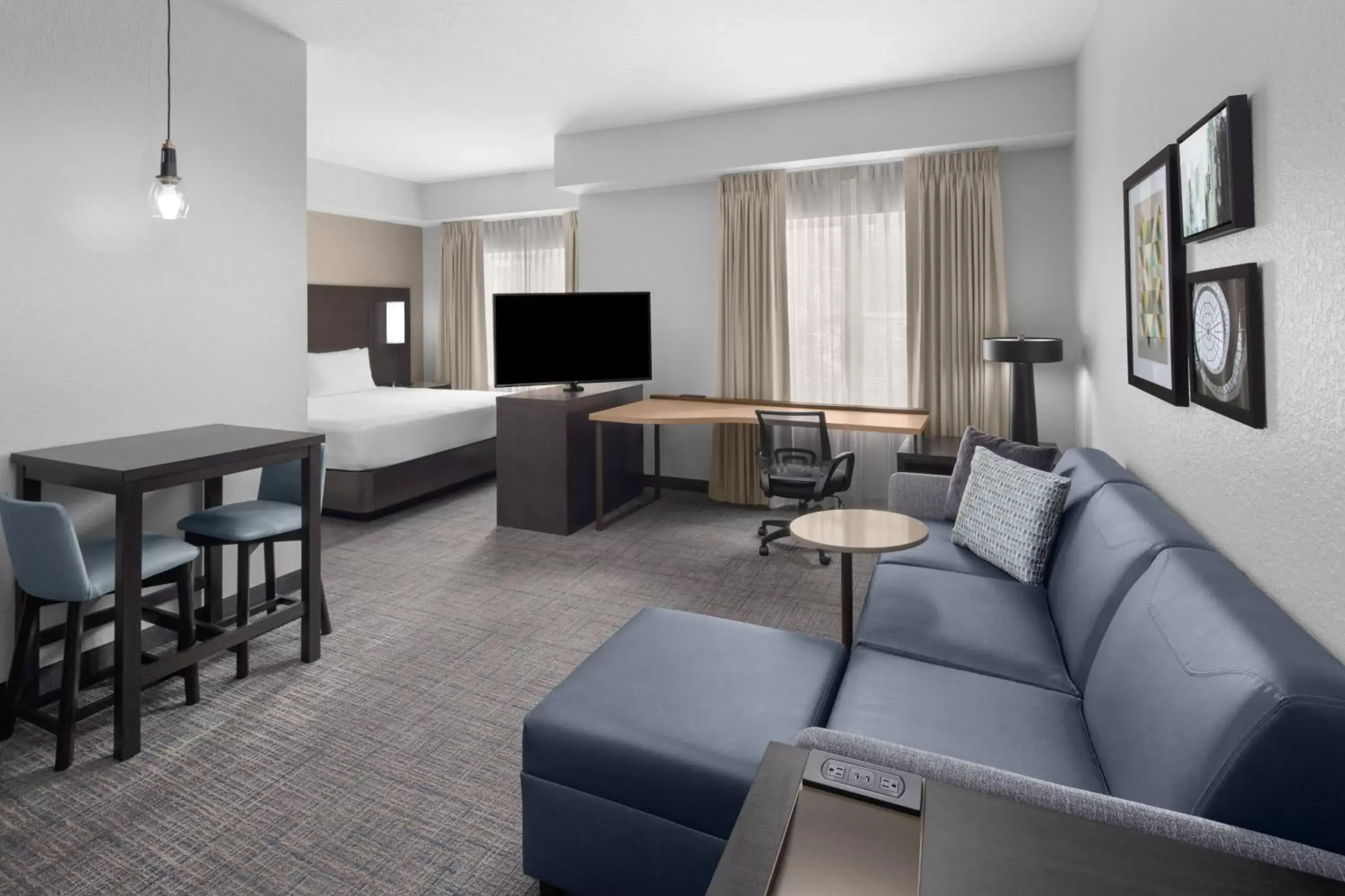 Photo of the whole room, Seating Area in Residence Inn Tampa Oldsmar