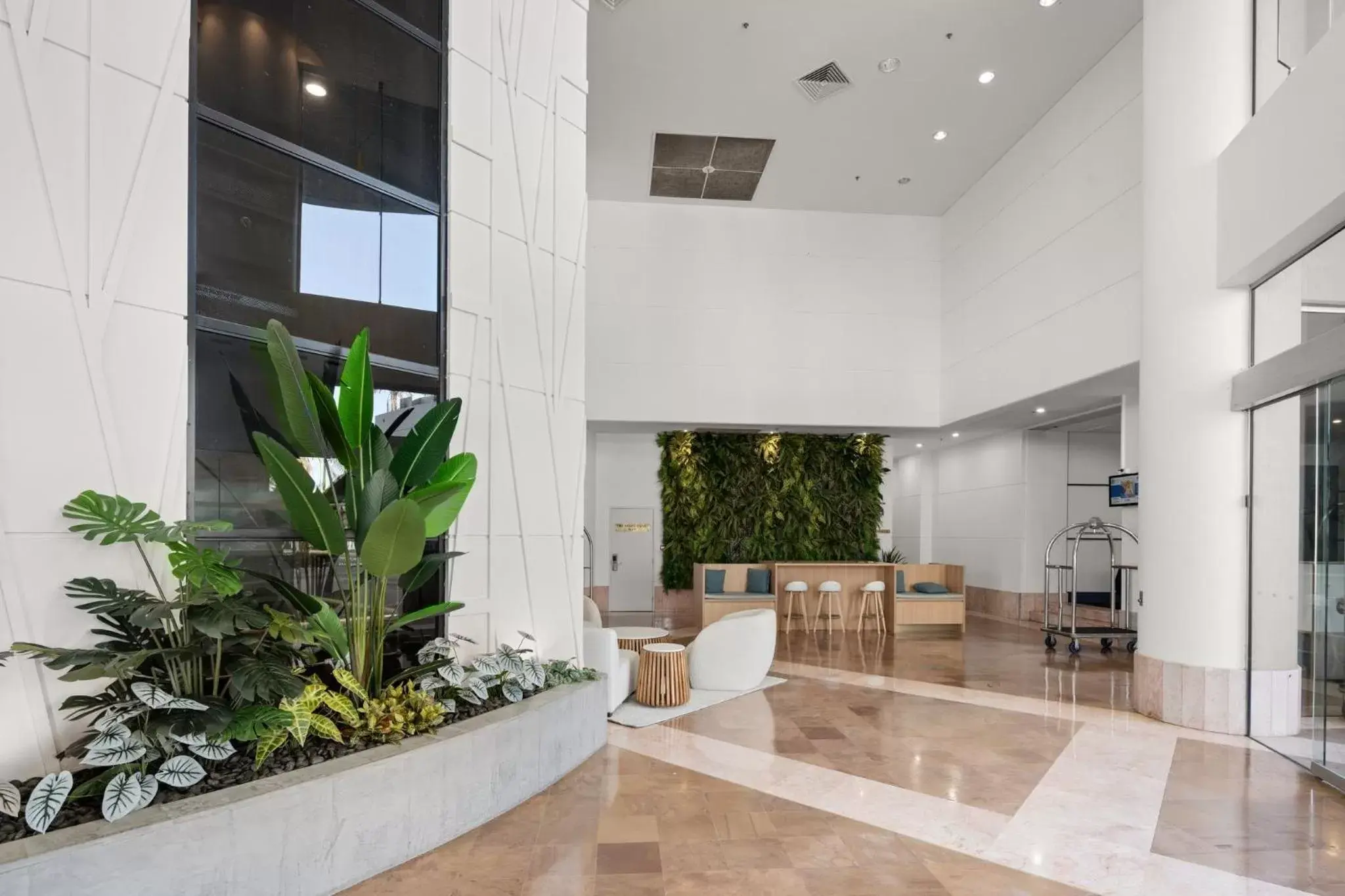 Property building, Lobby/Reception in Crowne Plaza Surfers Paradise, an IHG Hotel