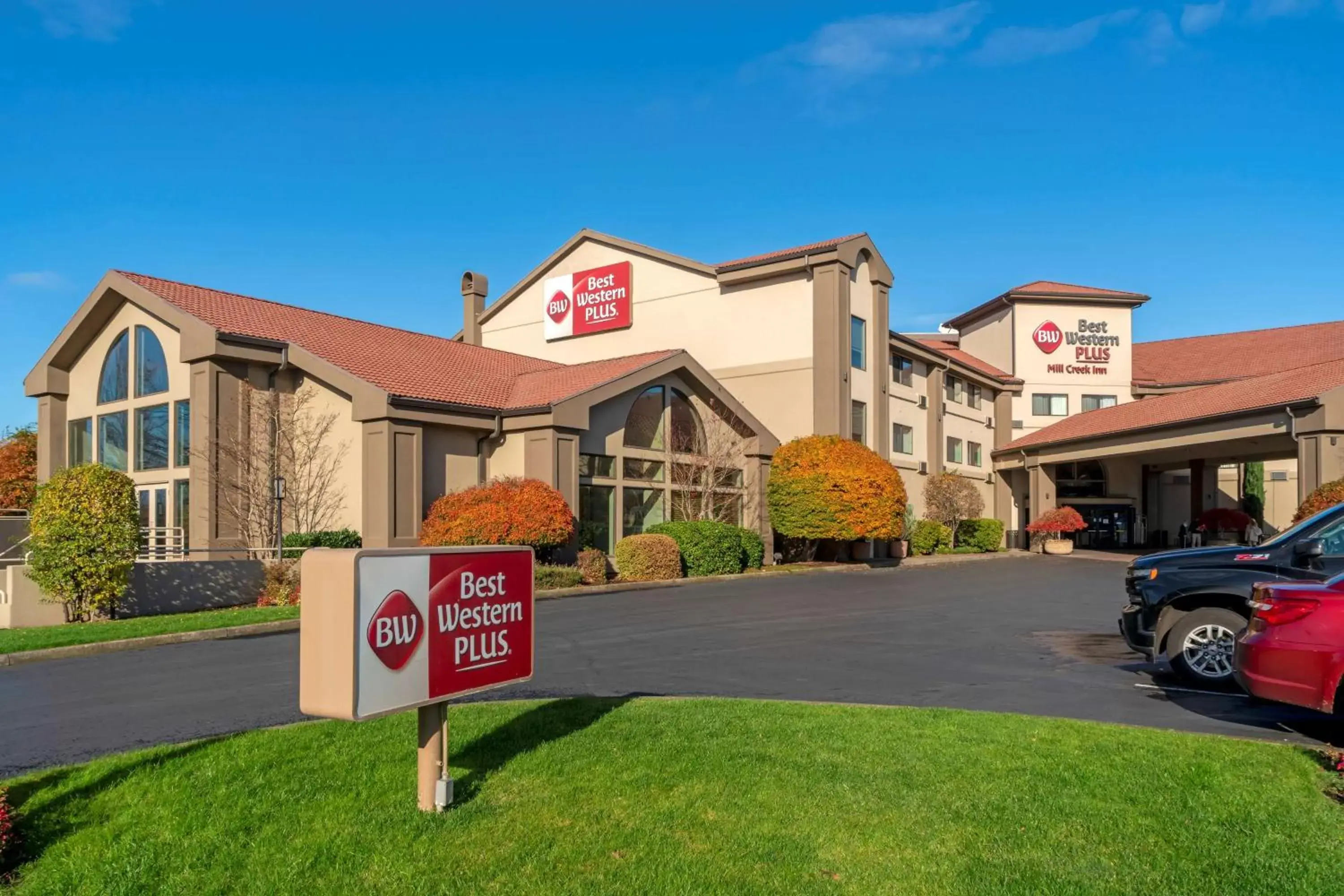 Property Building in Best Western Plus Mill Creek Inn