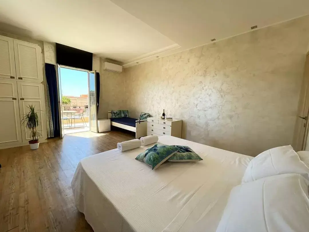 Bedroom, Bed in Borghetto Hotel