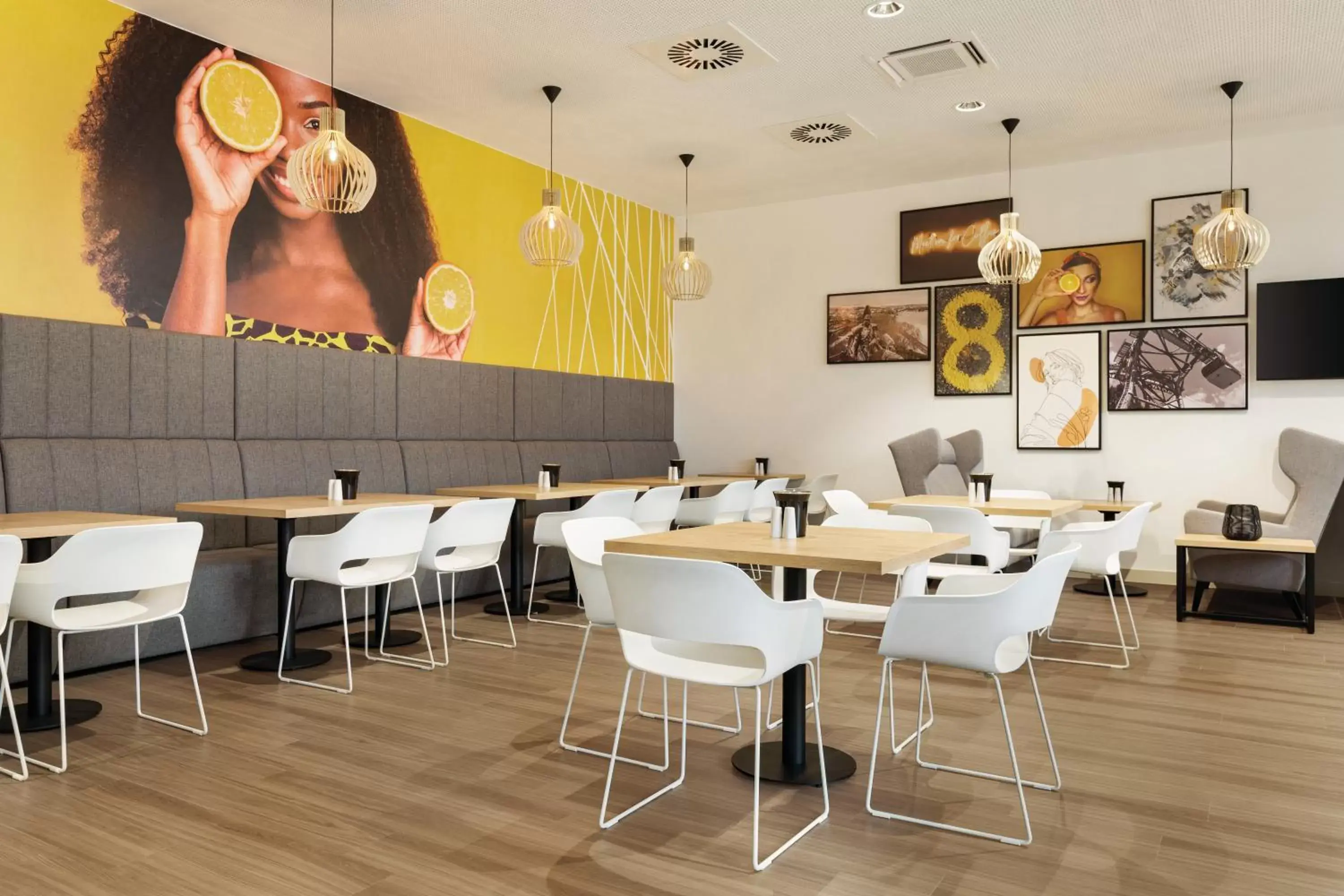 Restaurant/Places to Eat in Super 8 by Wyndham Koblenz