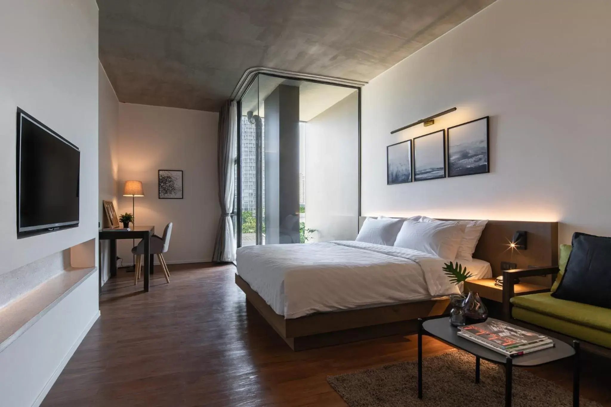 TV and multimedia, Bed in T2 Residence Sathorn TV and multimedia, Bed in T2 Residence Sathorn