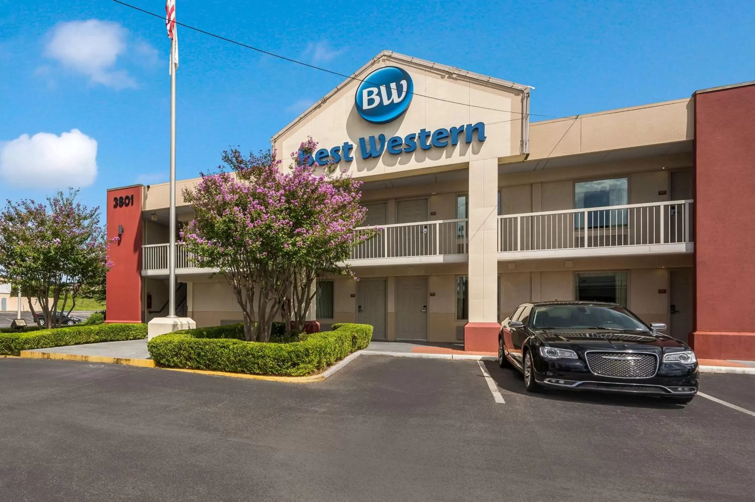 Property Building in Best Western University Inn