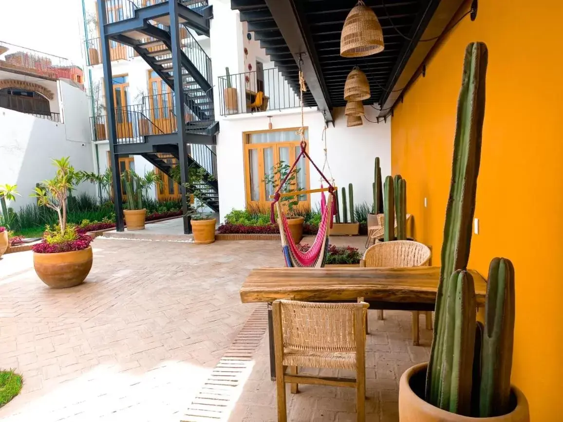 Patio in Santa Cecilia Hotel